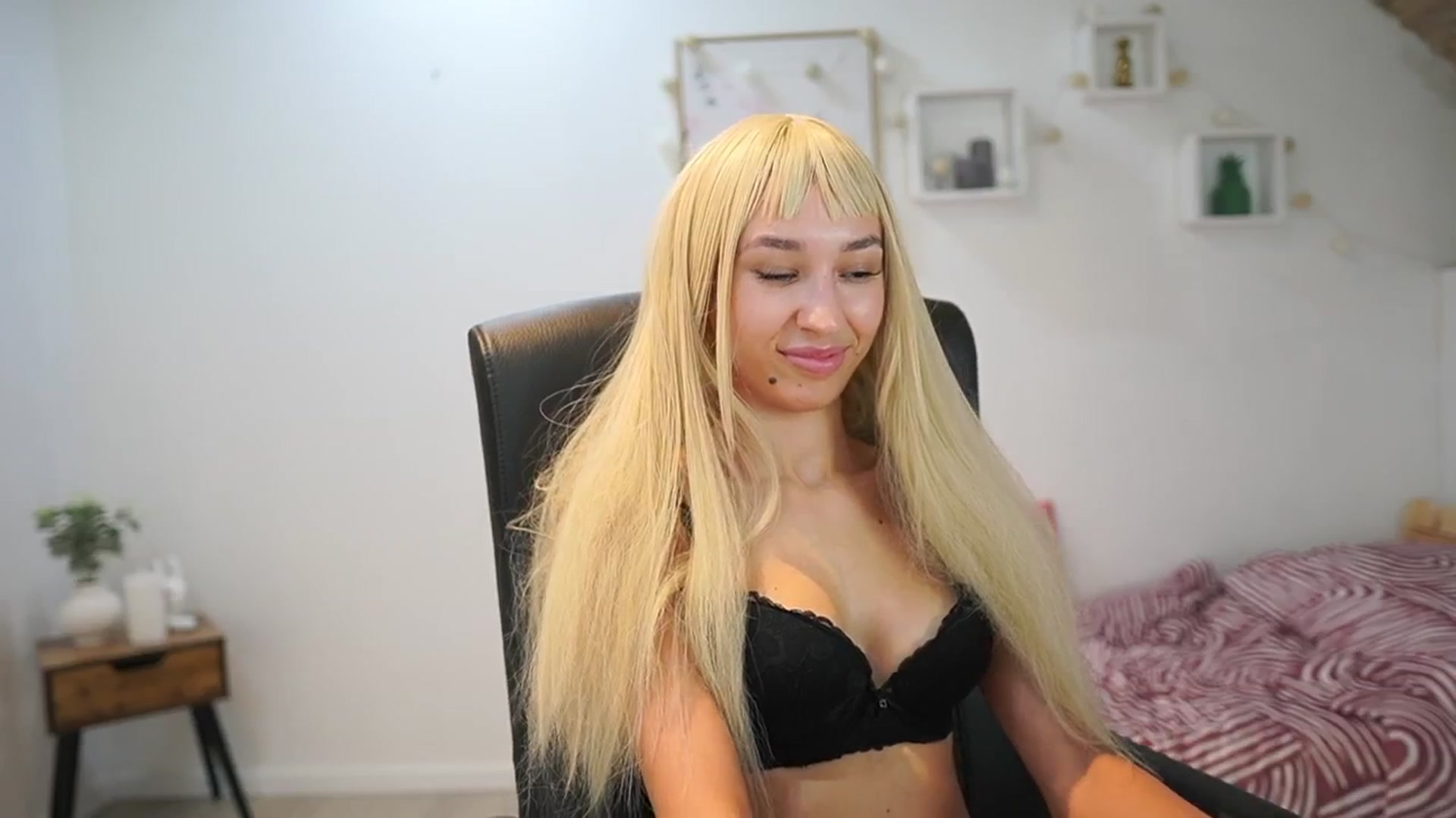 Gallery image thumbnail from Amai__Liu's myfreecams stream on, 09/06/2025, 22:58 image 19 of 20