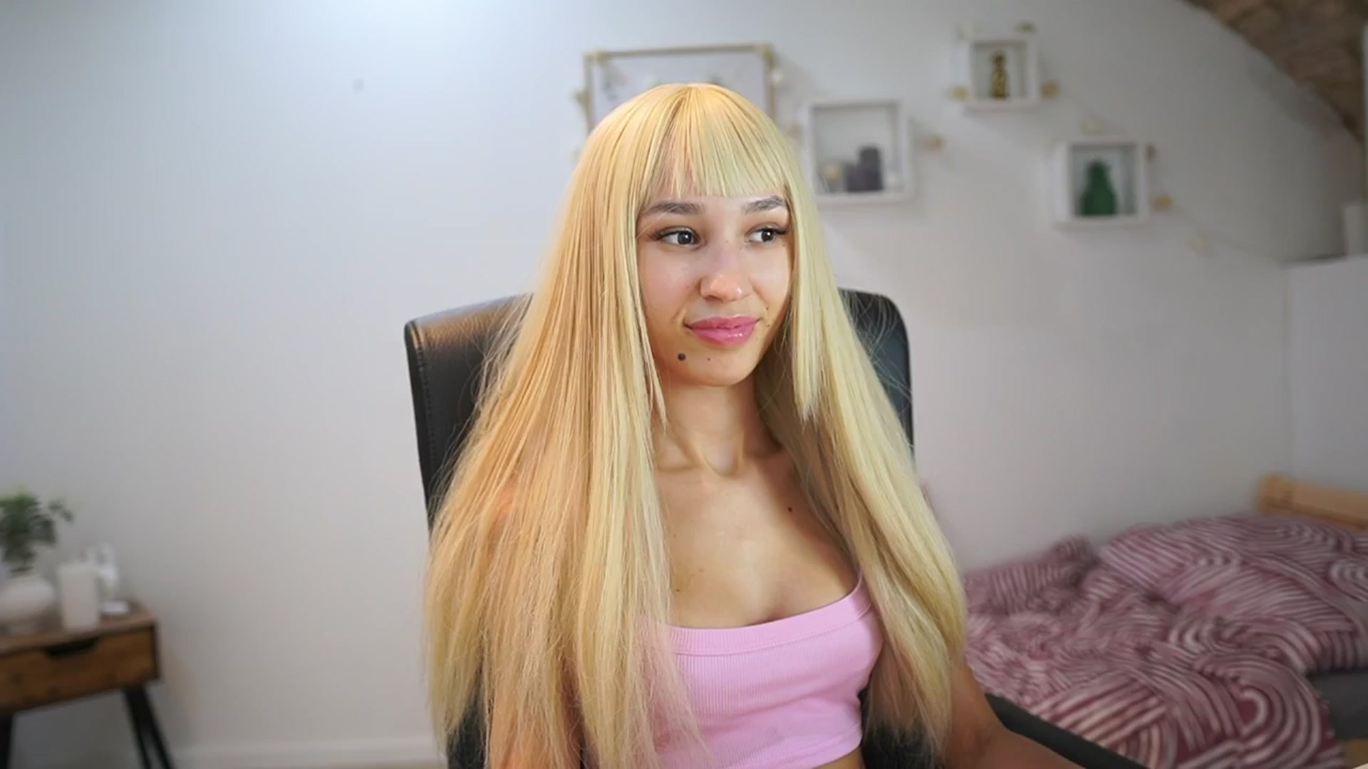 Gallery image thumbnail from Amai__Liu's myfreecams stream on, 09/09/2025, 18:16 image 1 of 20