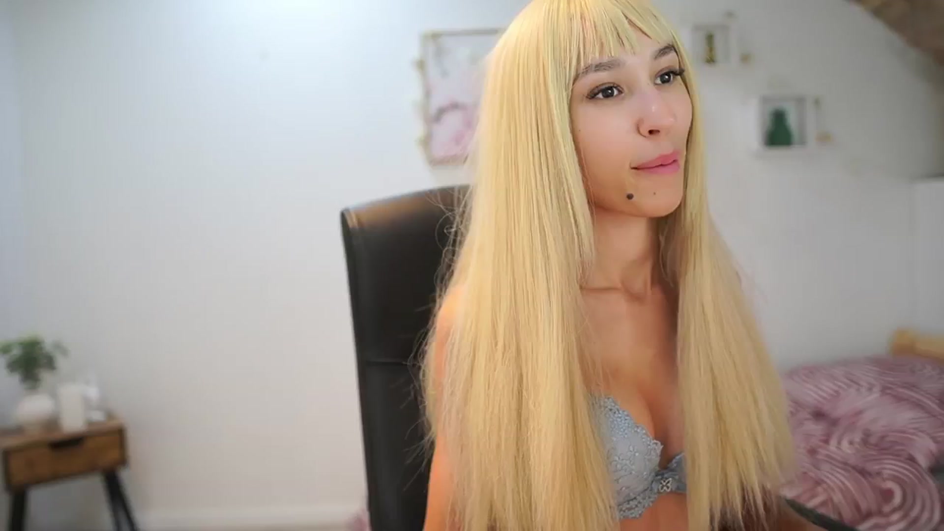 Gallery image thumbnail from Amai__Liu's myfreecams stream on, 09/10/2025, 22:54 image 4 of 20