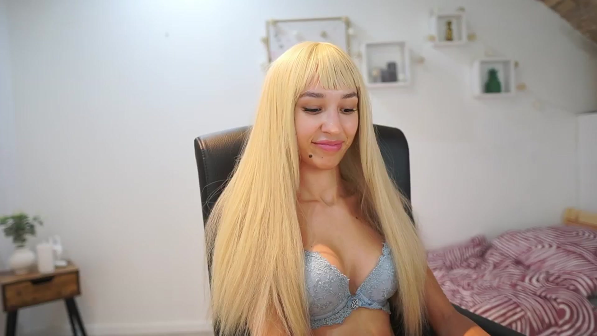 Gallery image thumbnail from Amai__Liu's myfreecams stream on, 09/10/2025, 22:54 image 14 of 20