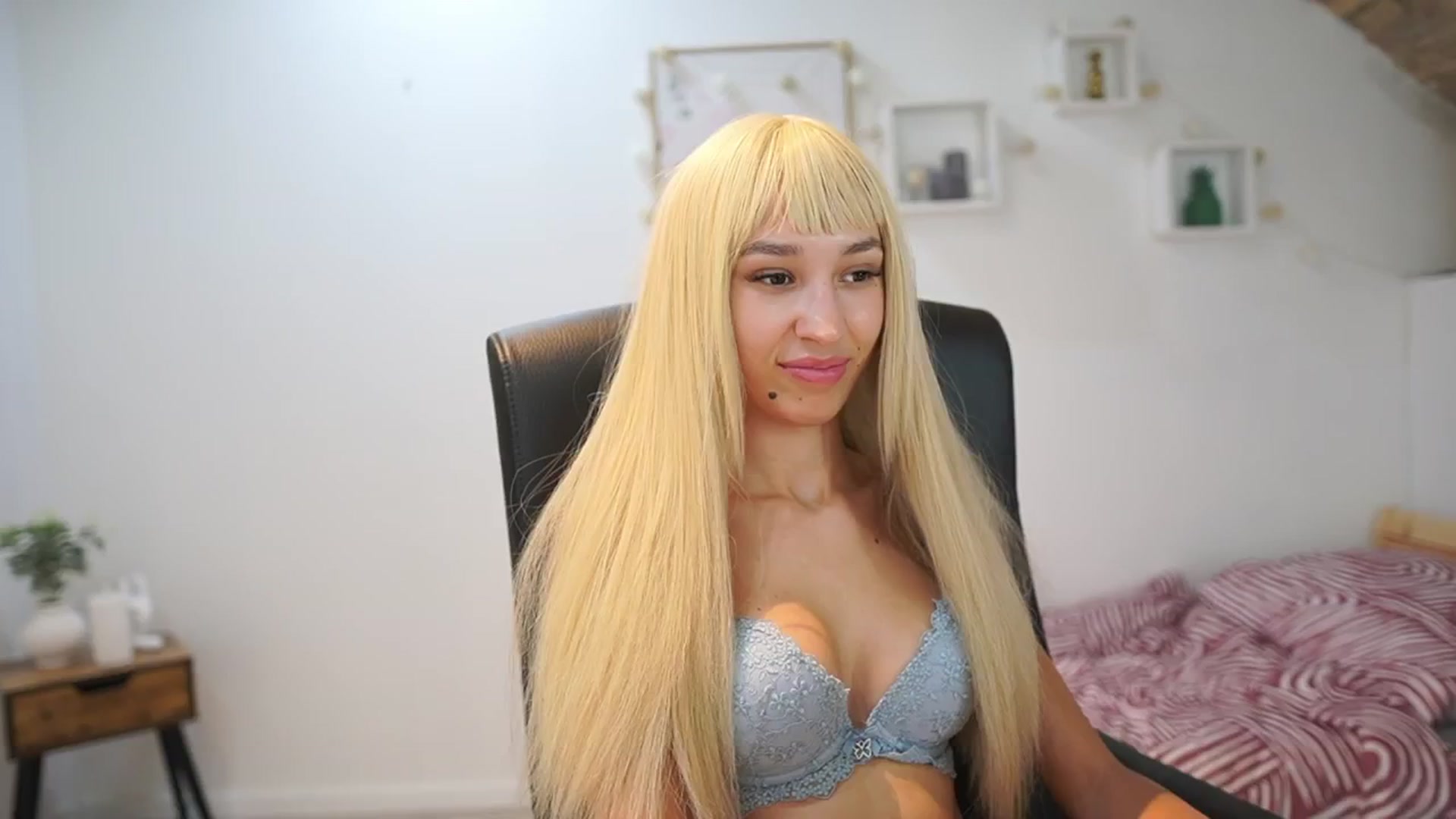 Gallery image thumbnail from Amai__Liu's myfreecams stream on, 09/10/2025, 22:54 image 20 of 20