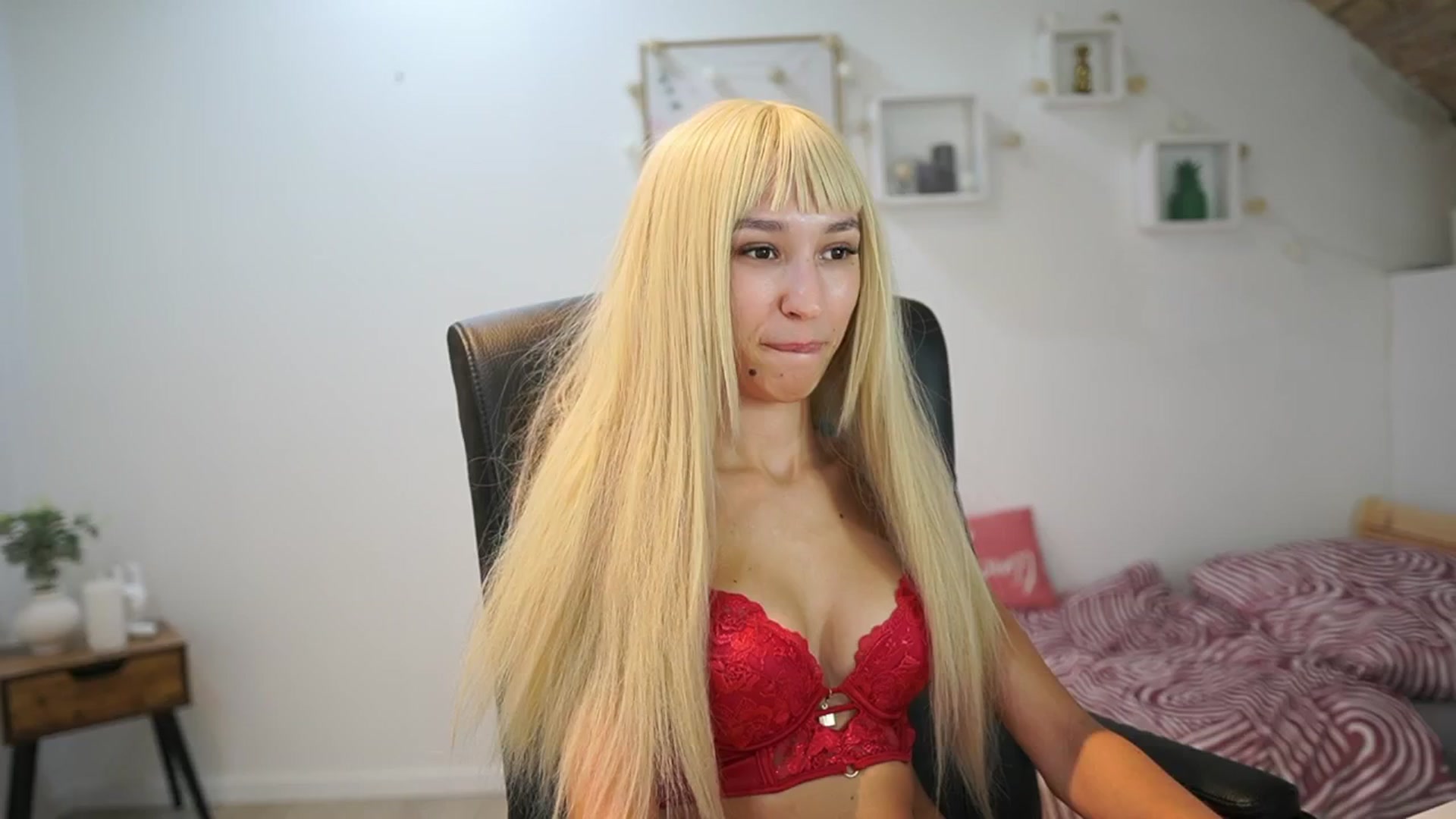 Gallery image thumbnail from Amai__Liu's myfreecams stream on, 09/14/2025, 23:16 image 11 of 20