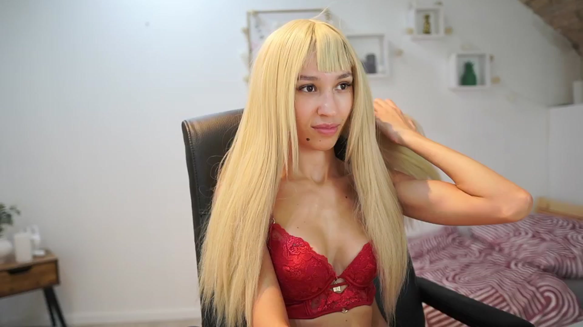 Gallery image thumbnail from Amai__Liu's myfreecams stream on, 09/22/2025, 23:00 image 8 of 20