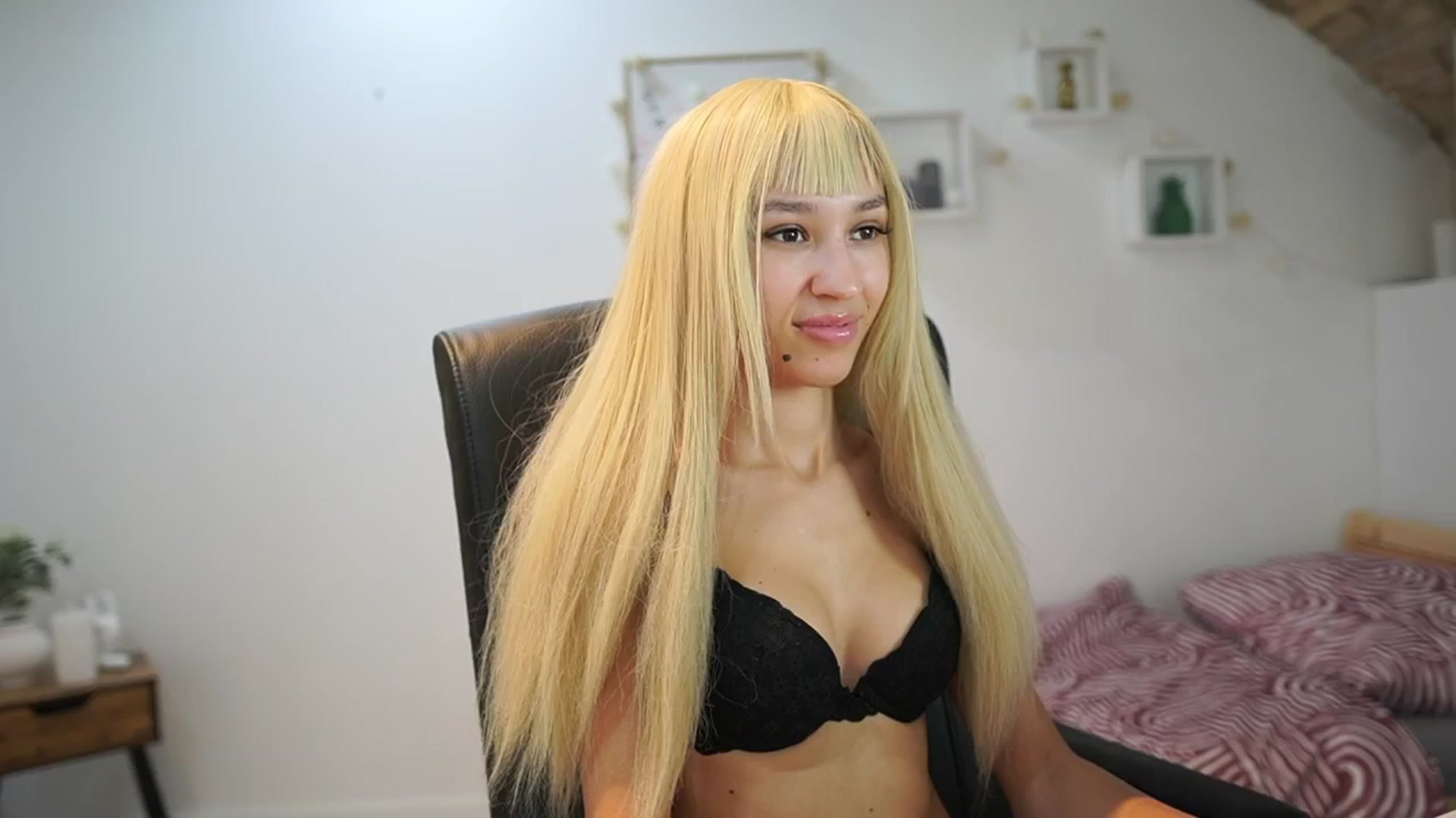 Gallery image thumbnail from Amai__Liu's myfreecams stream on, 09/27/2025, 15:14 image 1 of 20