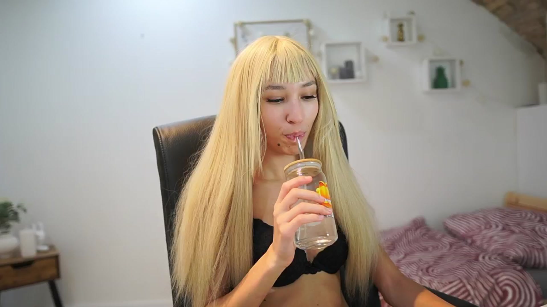 Gallery image thumbnail from Amai__Liu's myfreecams stream on, 09/27/2025, 16:15 image 16 of 20