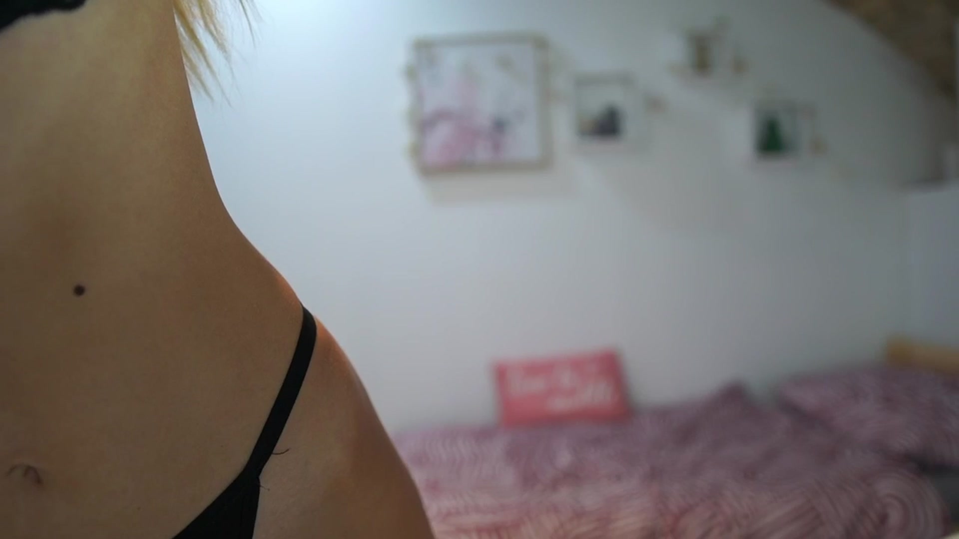 Gallery image thumbnail from Amai__Liu's myfreecams stream on, 09/27/2025, 16:45 image 6 of 20