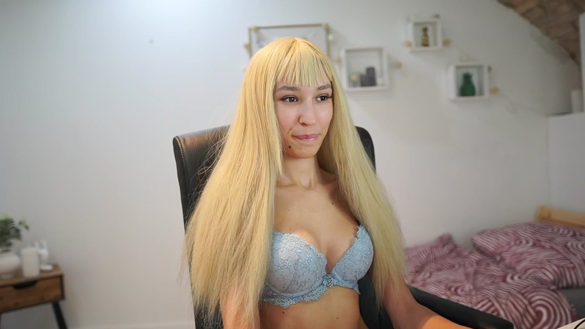 Gallery image thumbnail from Amai__Liu's myfreecams stream on, 10/03/2025, 19:54 image 7 of 20