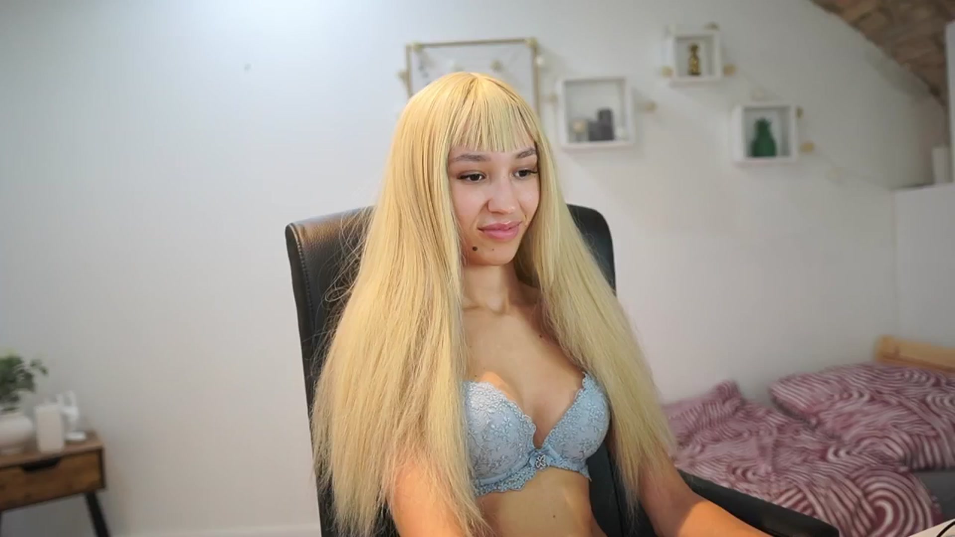 Gallery image thumbnail from Amai__Liu's myfreecams stream on, 10/03/2025, 19:54 image 9 of 20