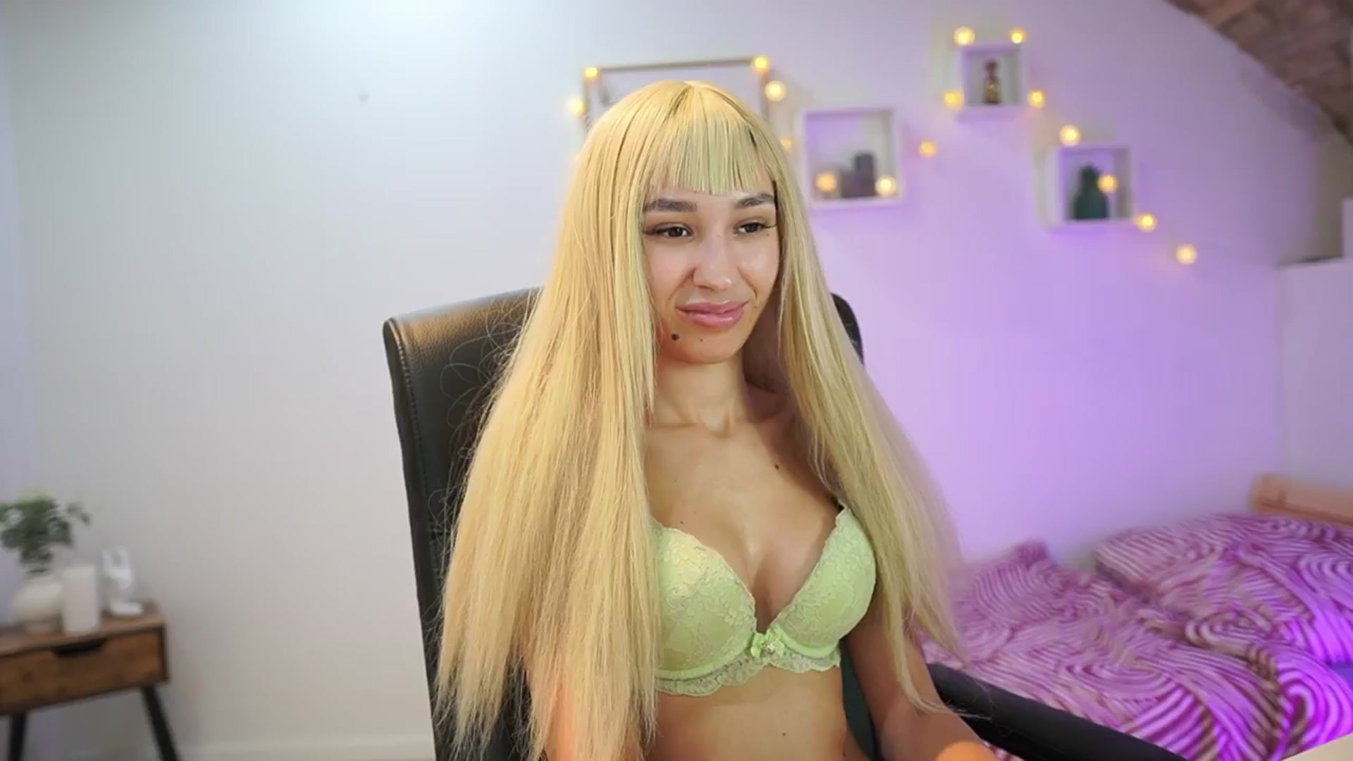 Gallery image thumbnail from Amai__Liu's myfreecams stream on, 10/11/2025, 20:46 image 19 of 20