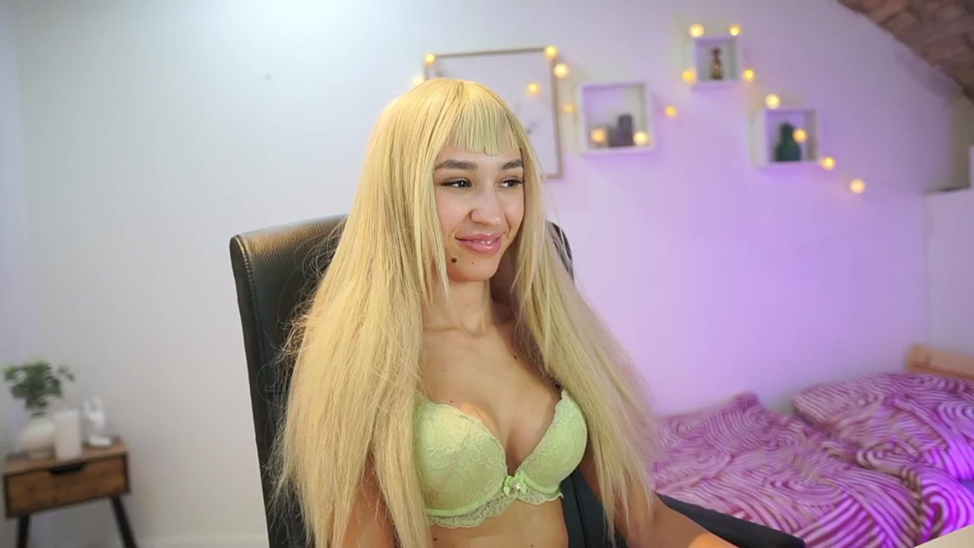 Gallery image thumbnail from Amai__Liu's myfreecams stream on, 10/11/2025, 23:00 image 15 of 20