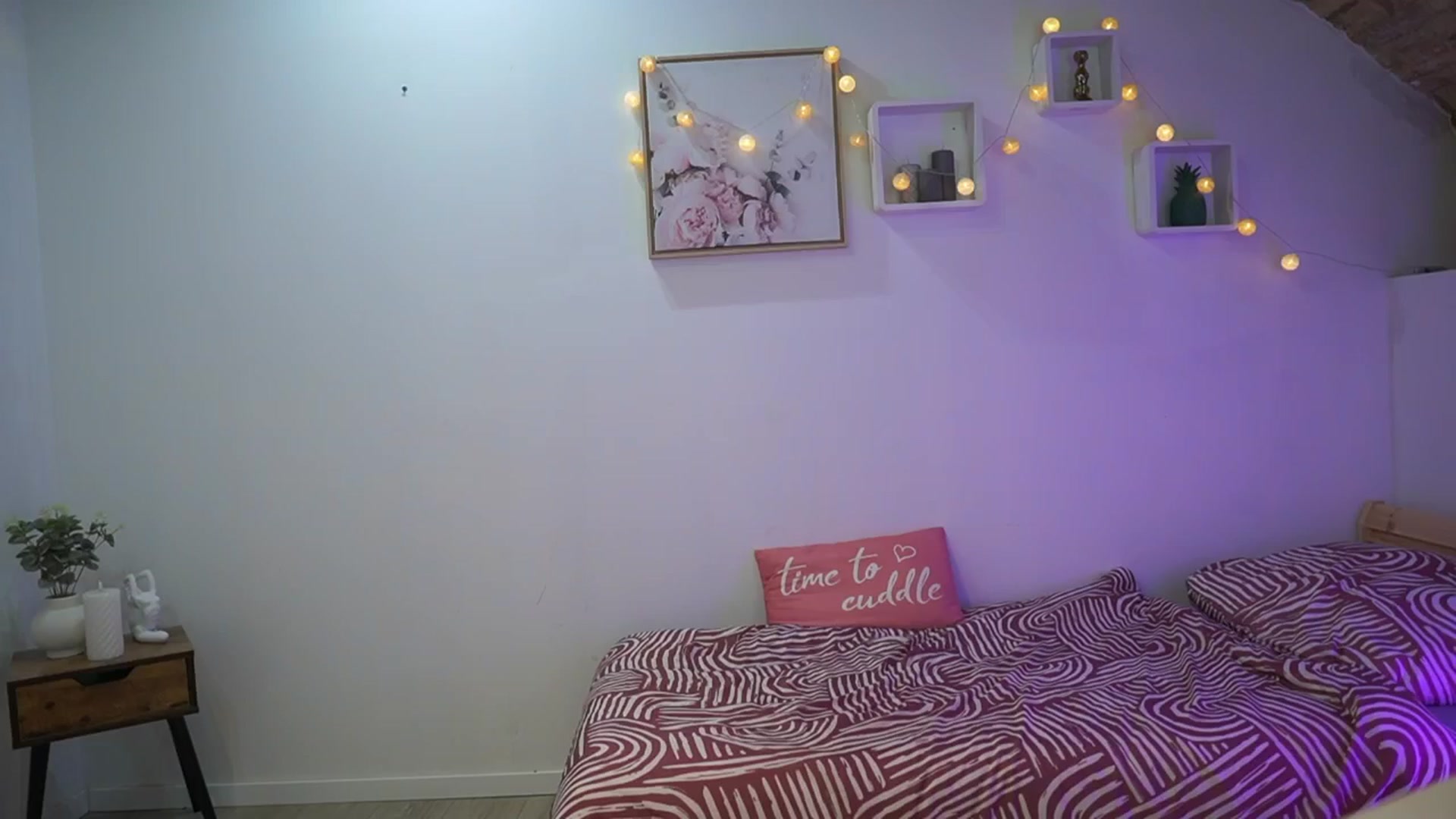 Gallery image thumbnail from Amai__Liu's myfreecams stream on, 10/12/2025, 20:37 image 20 of 20