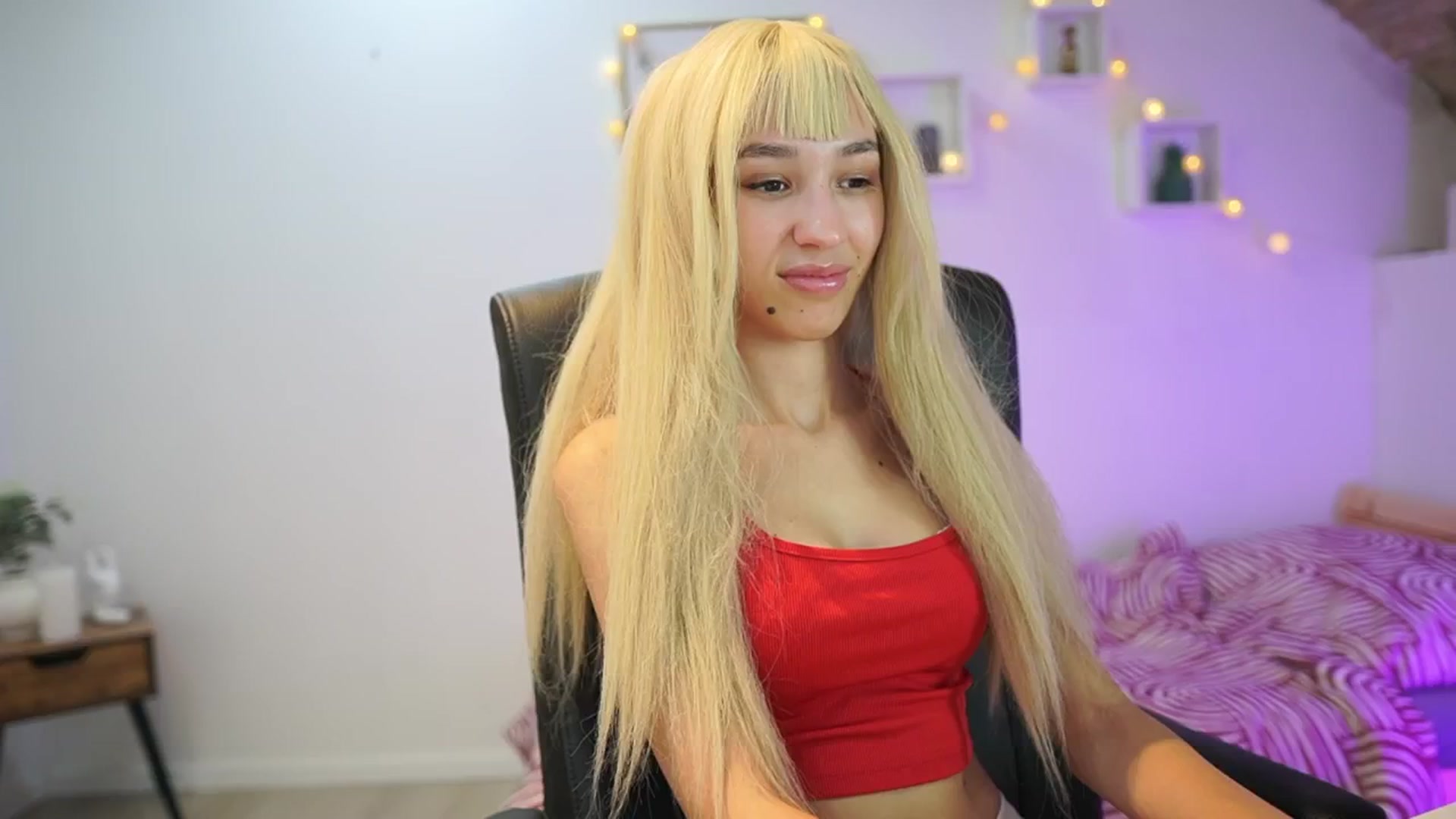 Gallery image thumbnail from Amai__Liu's myfreecams stream on, 10/25/2025, 15:18 image 9 of 20