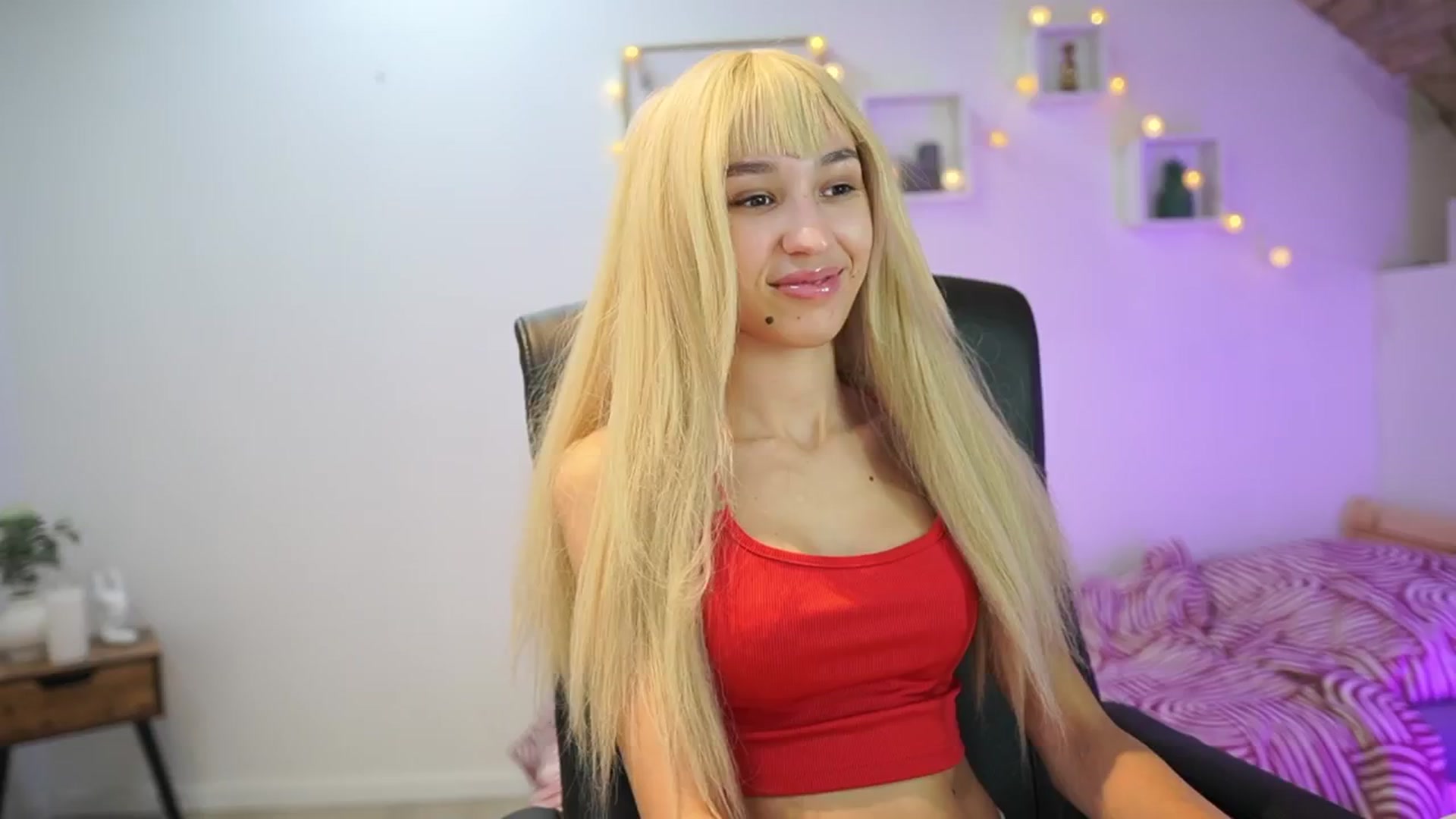 Gallery image thumbnail from Amai__Liu's myfreecams stream on, 10/25/2025, 15:18 image 5 of 20