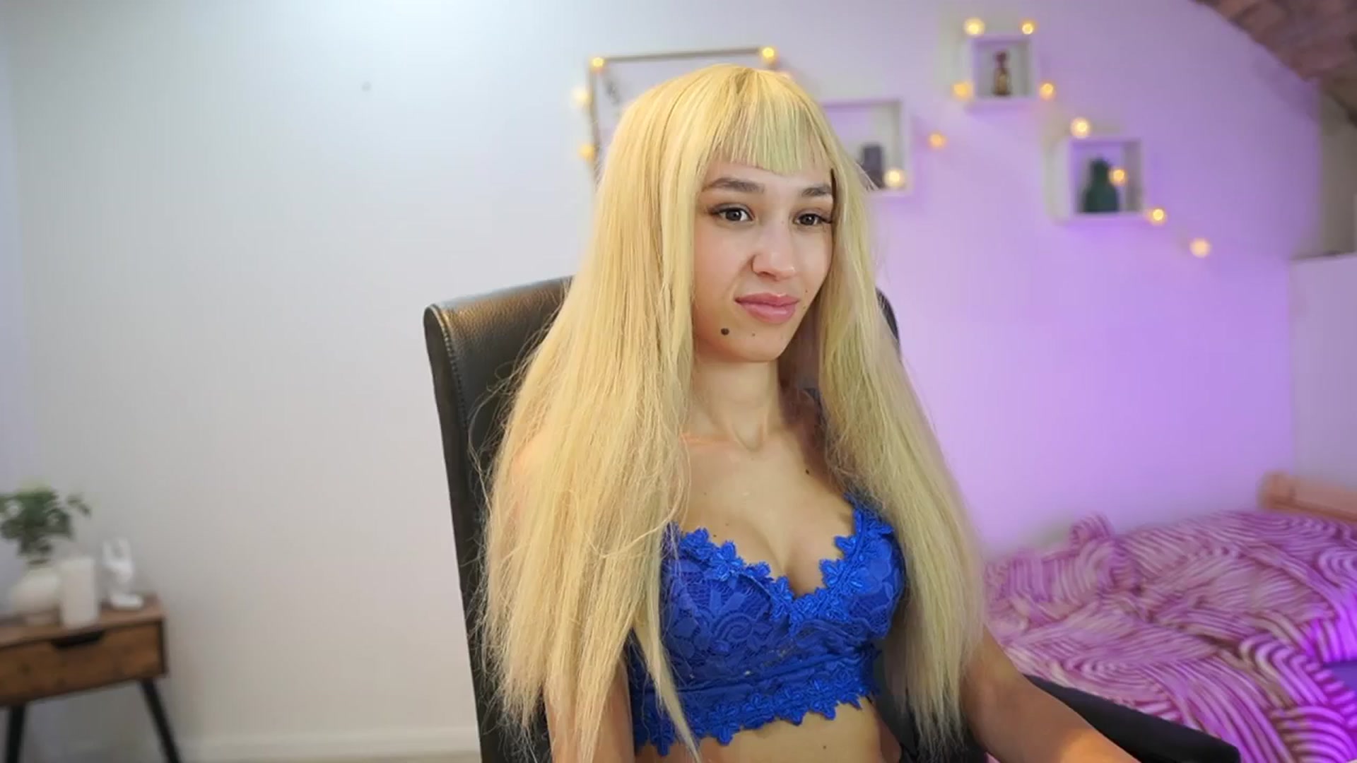 Gallery image thumbnail from Amai__Liu's myfreecams stream on, 10/28/2025, 19:57 image 1 of 20
