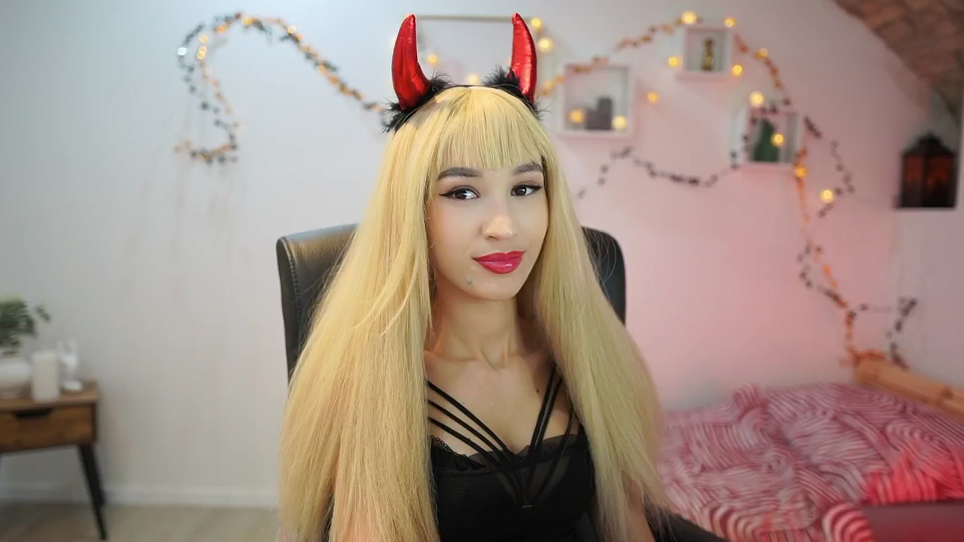Gallery image thumbnail from Amai__Liu's myfreecams stream on, 10/31/2025, 19:47 image 3 of 20