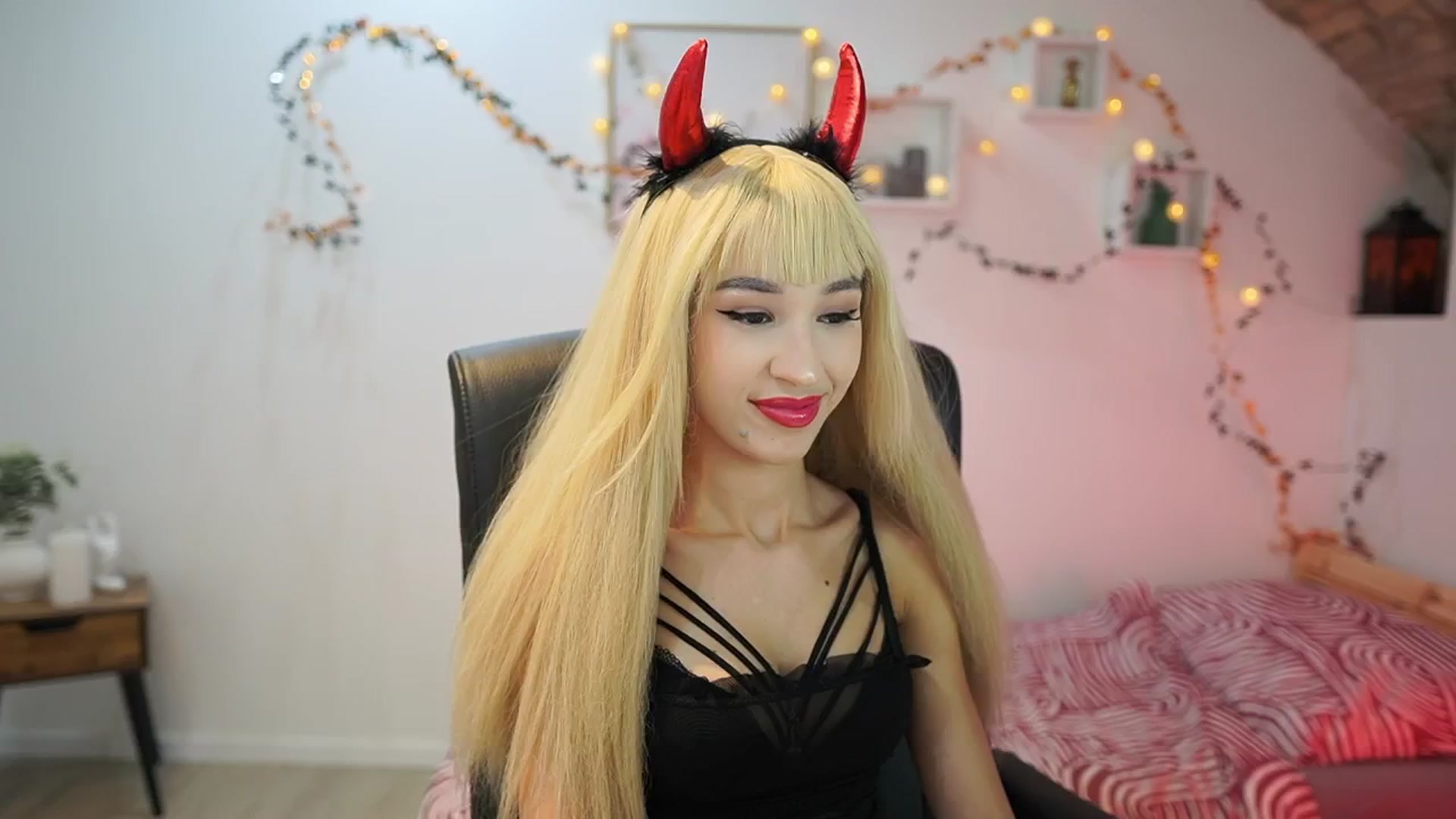 Gallery image thumbnail from Amai__Liu's myfreecams stream on, 10/31/2025, 19:47 image 1 of 20