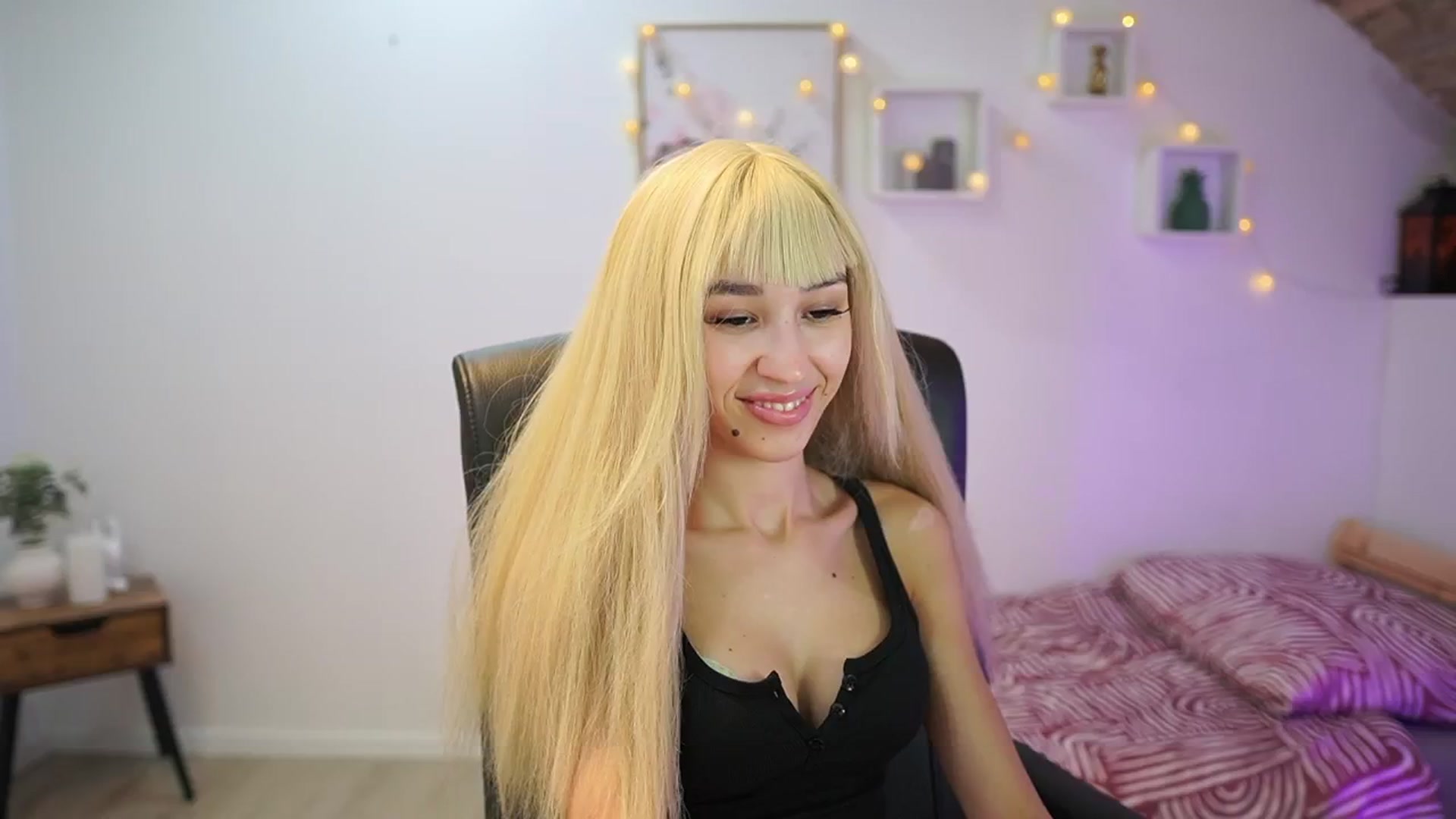 Gallery image thumbnail from Amai__Liu's myfreecams stream on, 11/02/2025, 19:44 image 2 of 20