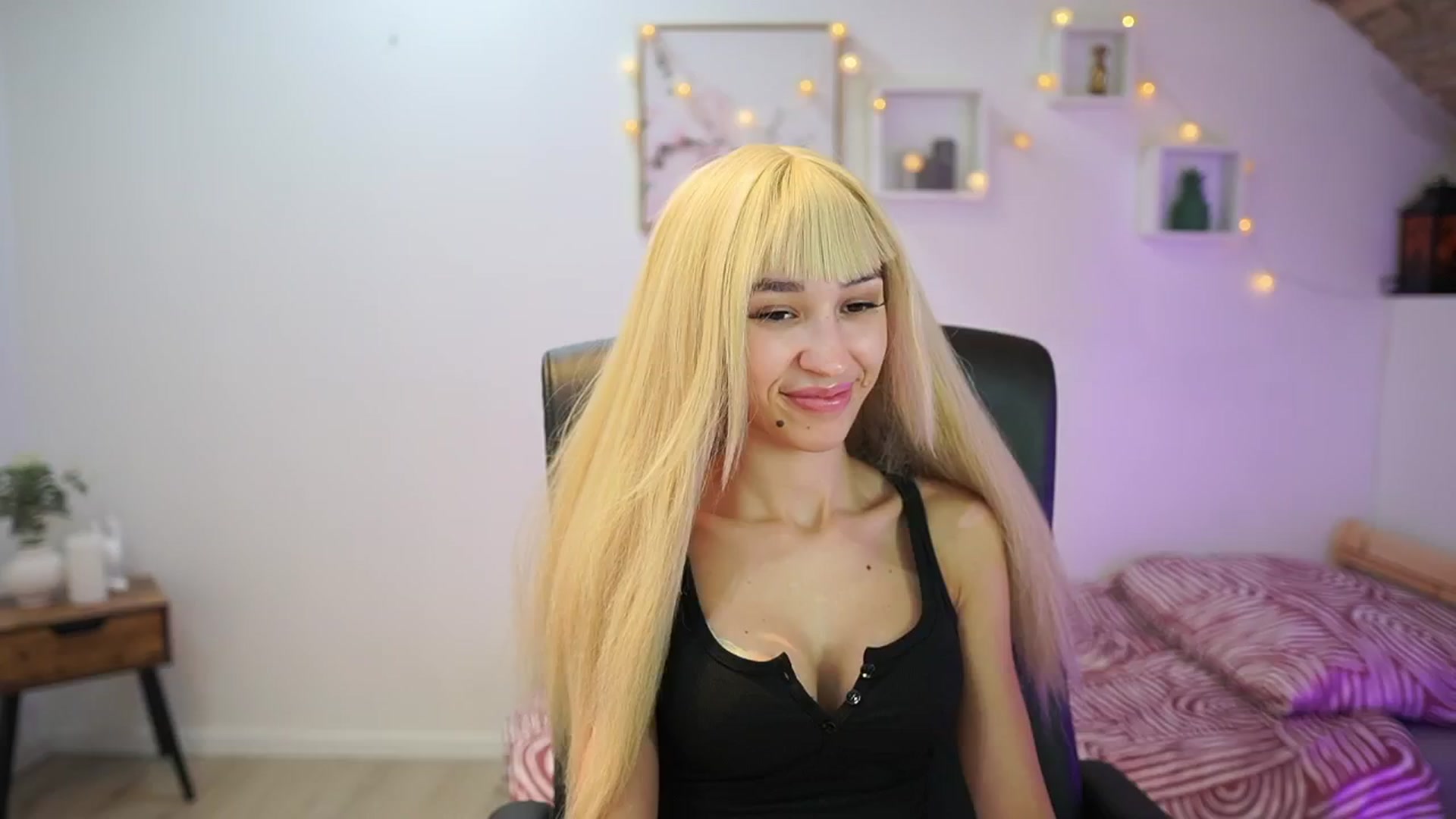Gallery image thumbnail from Amai__Liu's myfreecams stream on, 11/02/2025, 19:44 image 3 of 20