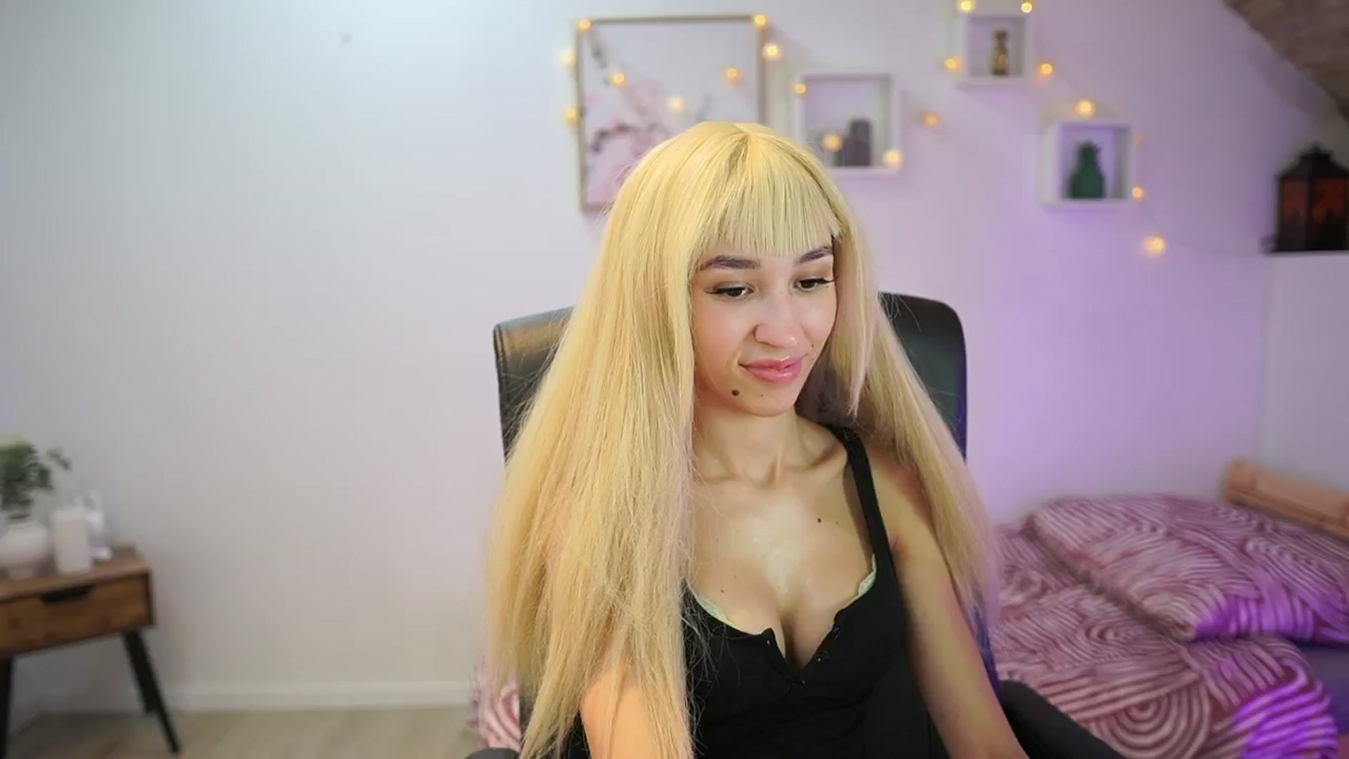 Gallery image thumbnail from Amai__Liu's myfreecams stream on, 11/02/2025, 22:02 image 2 of 20