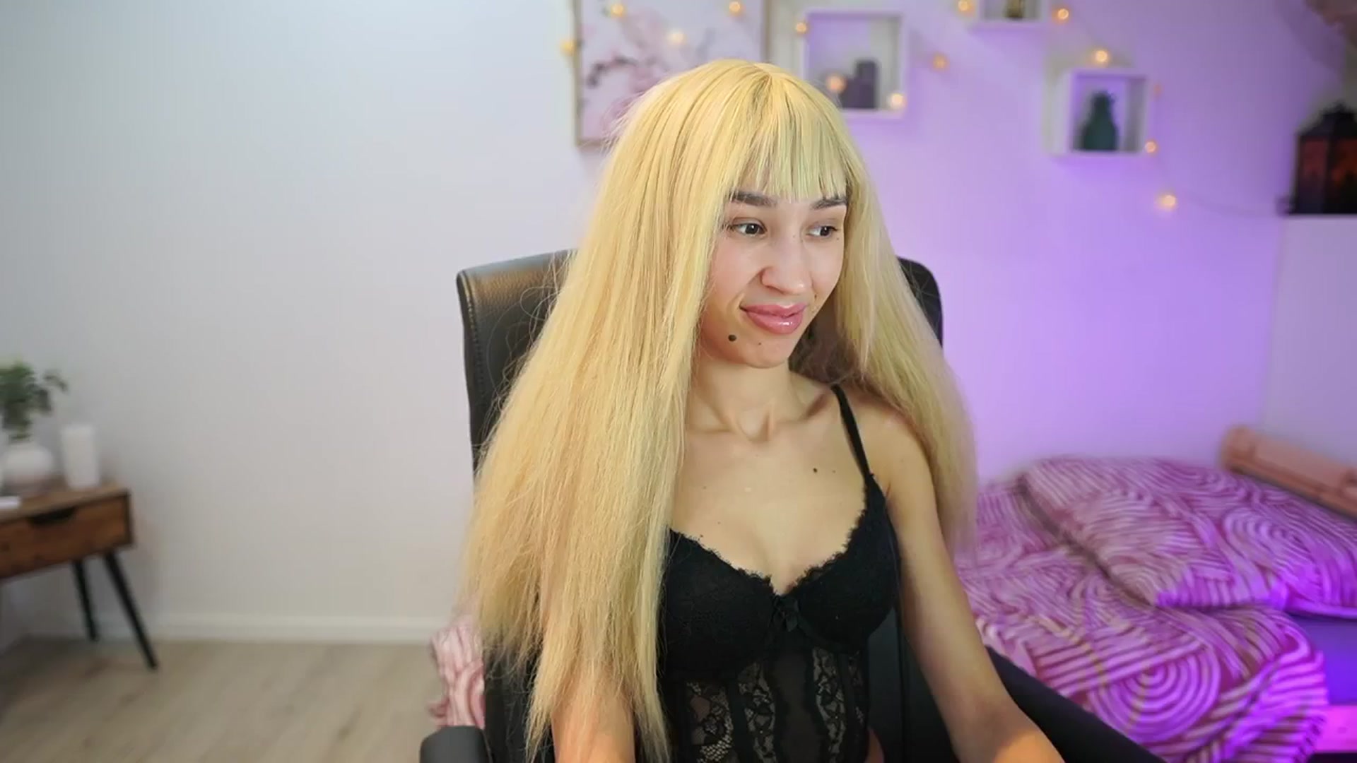 Gallery image thumbnail from Amai__Liu's myfreecams stream on, 11/05/2025, 21:25 image 4 of 20
