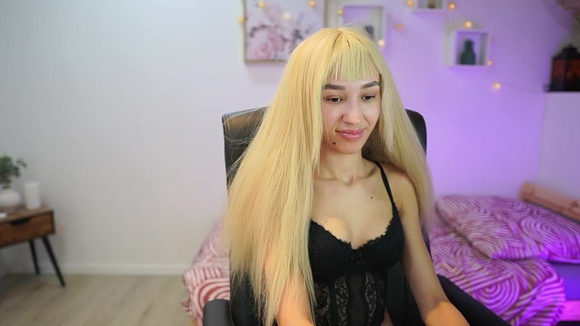 Gallery image thumbnail from Amai__Liu's myfreecams stream on, 11/05/2025, 21:25 image 20 of 20