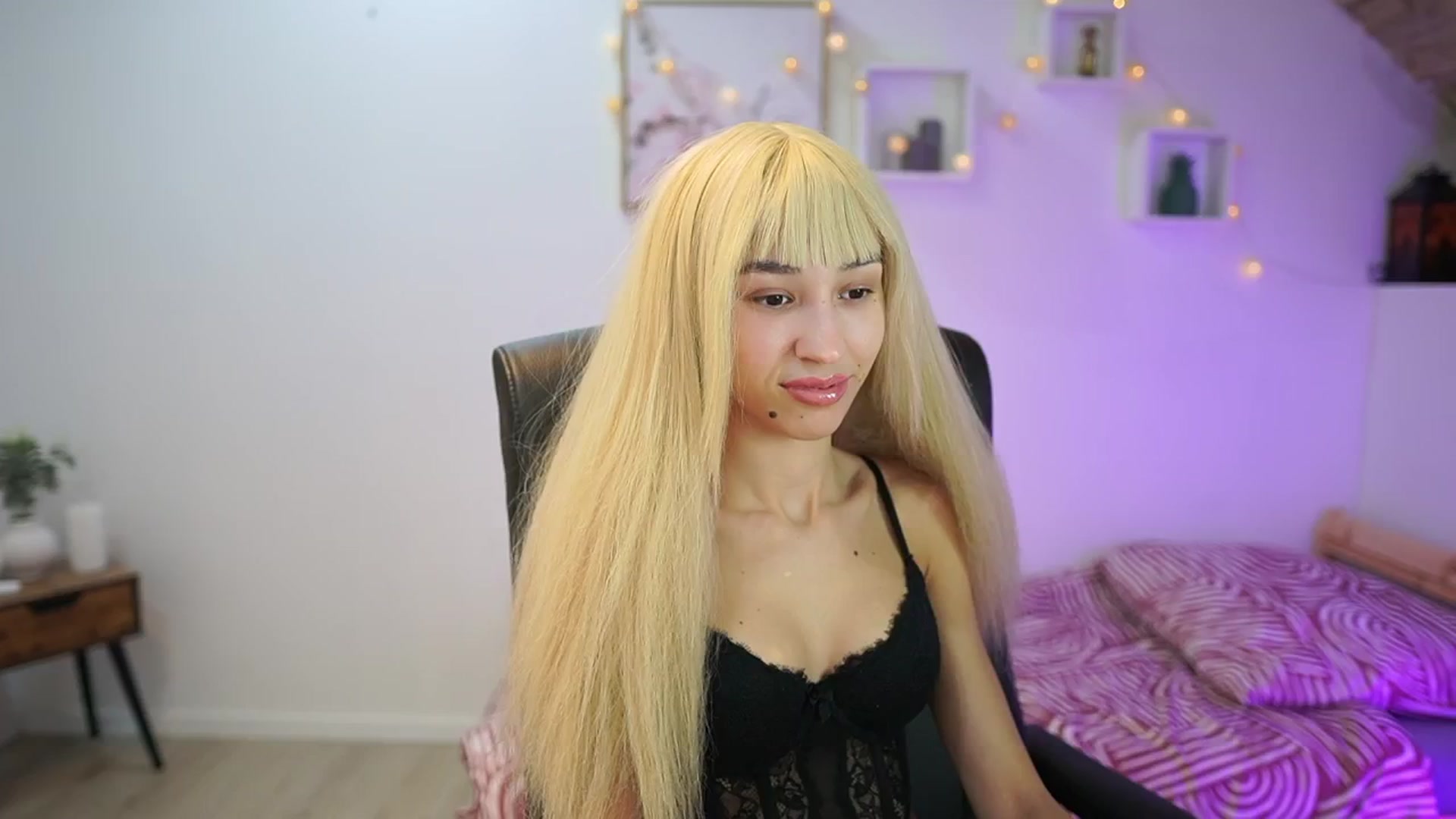 Gallery image thumbnail from Amai__Liu's myfreecams stream on, 11/05/2025, 21:25 image 1 of 20