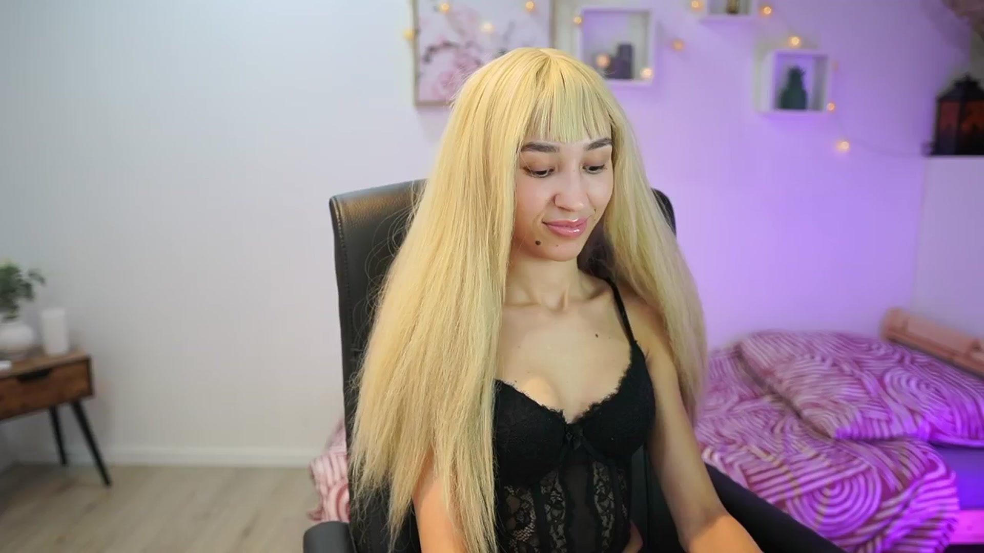 Gallery image thumbnail from Amai__Liu's myfreecams stream on, 11/05/2025, 21:25 image 9 of 20