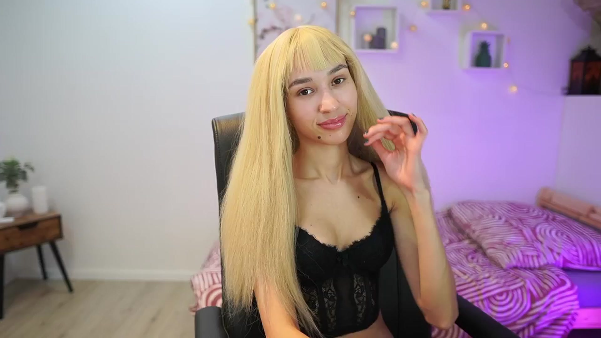 Gallery image thumbnail from Amai__Liu's myfreecams stream on, 11/05/2025, 22:29 image 1 of 20