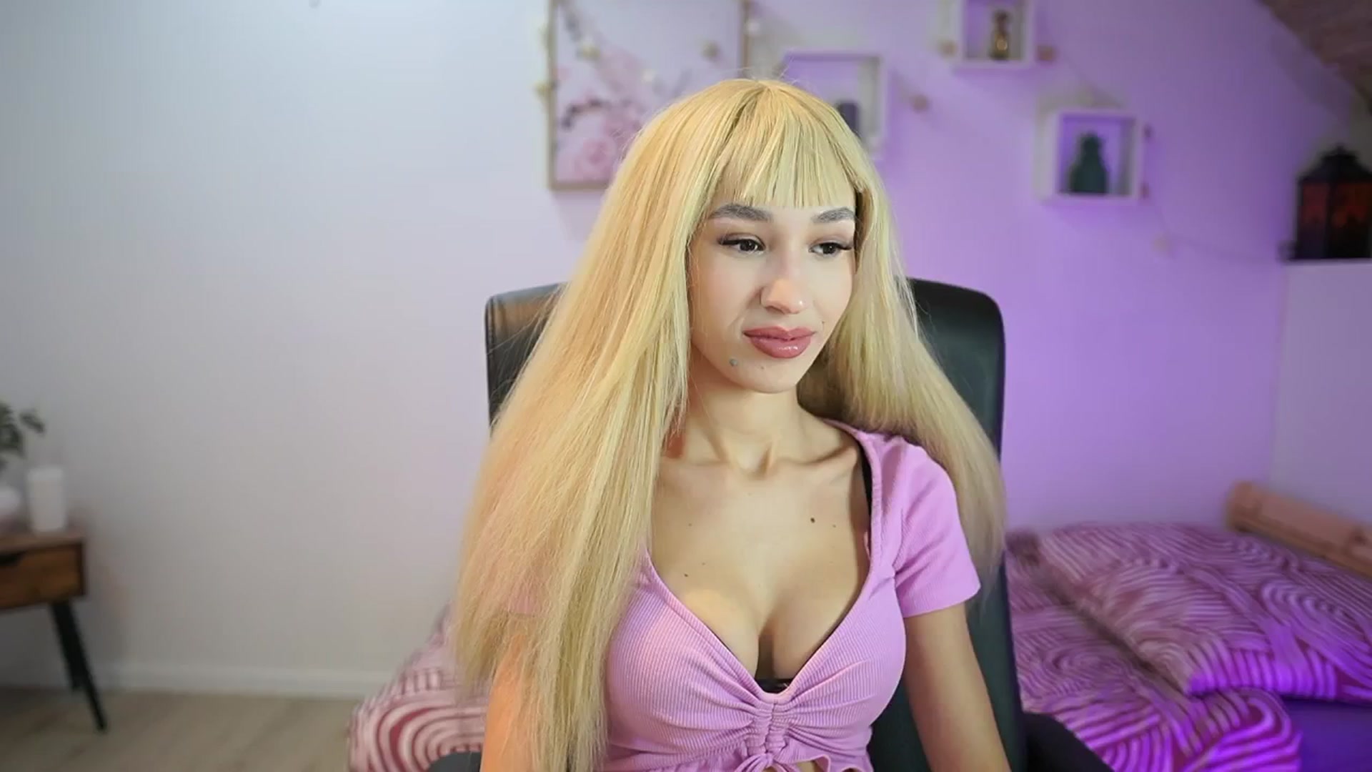 Gallery image thumbnail from Amai__Liu's myfreecams stream on, 11/08/2025, 20:30 image 1 of 20