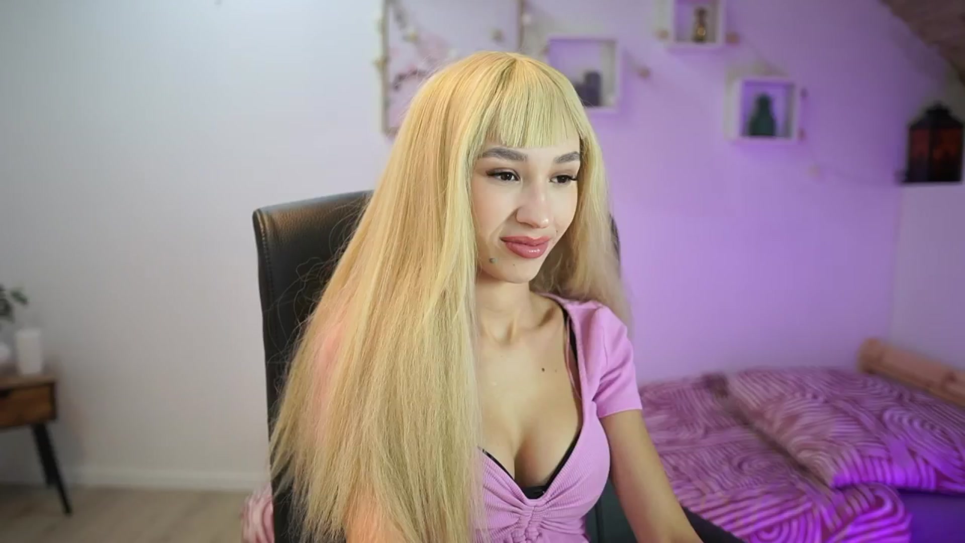 Gallery image thumbnail from Amai__Liu's myfreecams stream on, 11/08/2025, 20:30 image 8 of 20