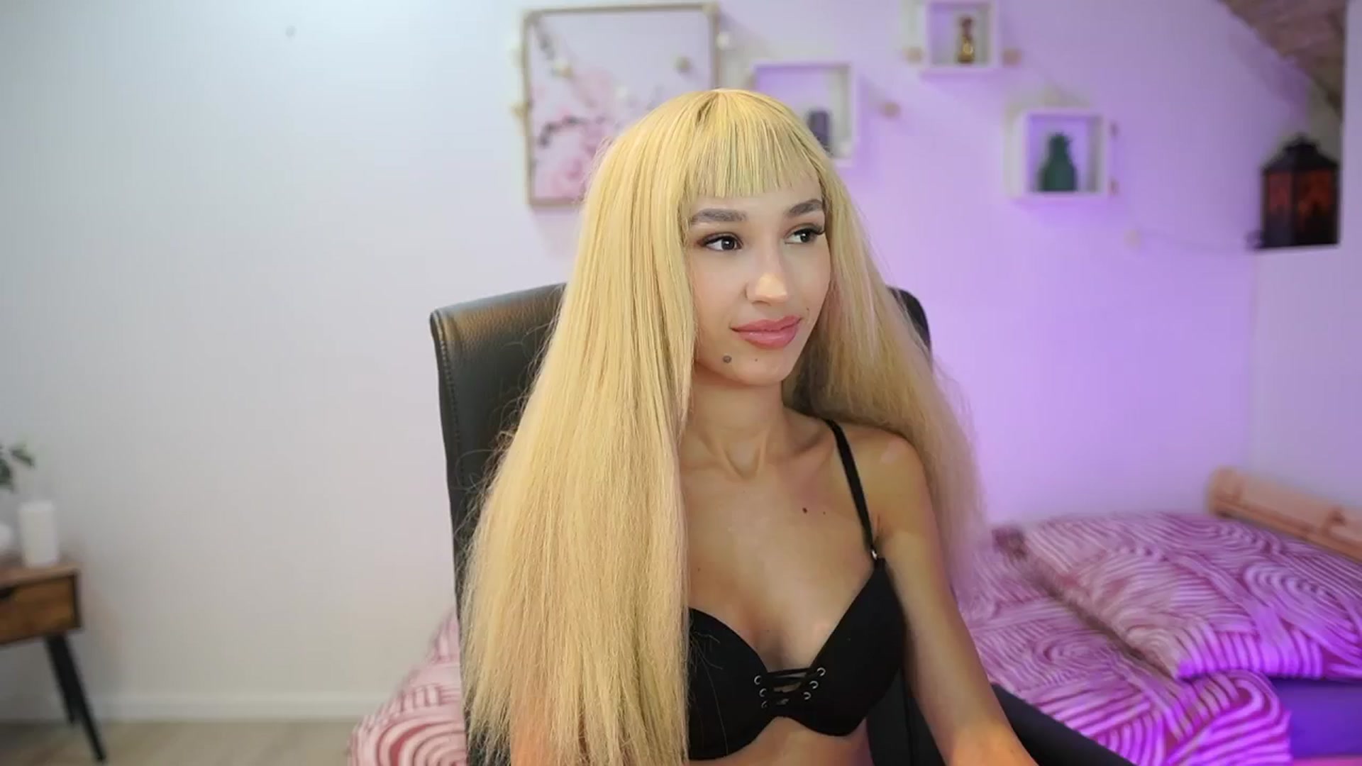 Gallery image thumbnail from Amai__Liu's myfreecams stream on, 11/08/2025, 23:51 image 20 of 20