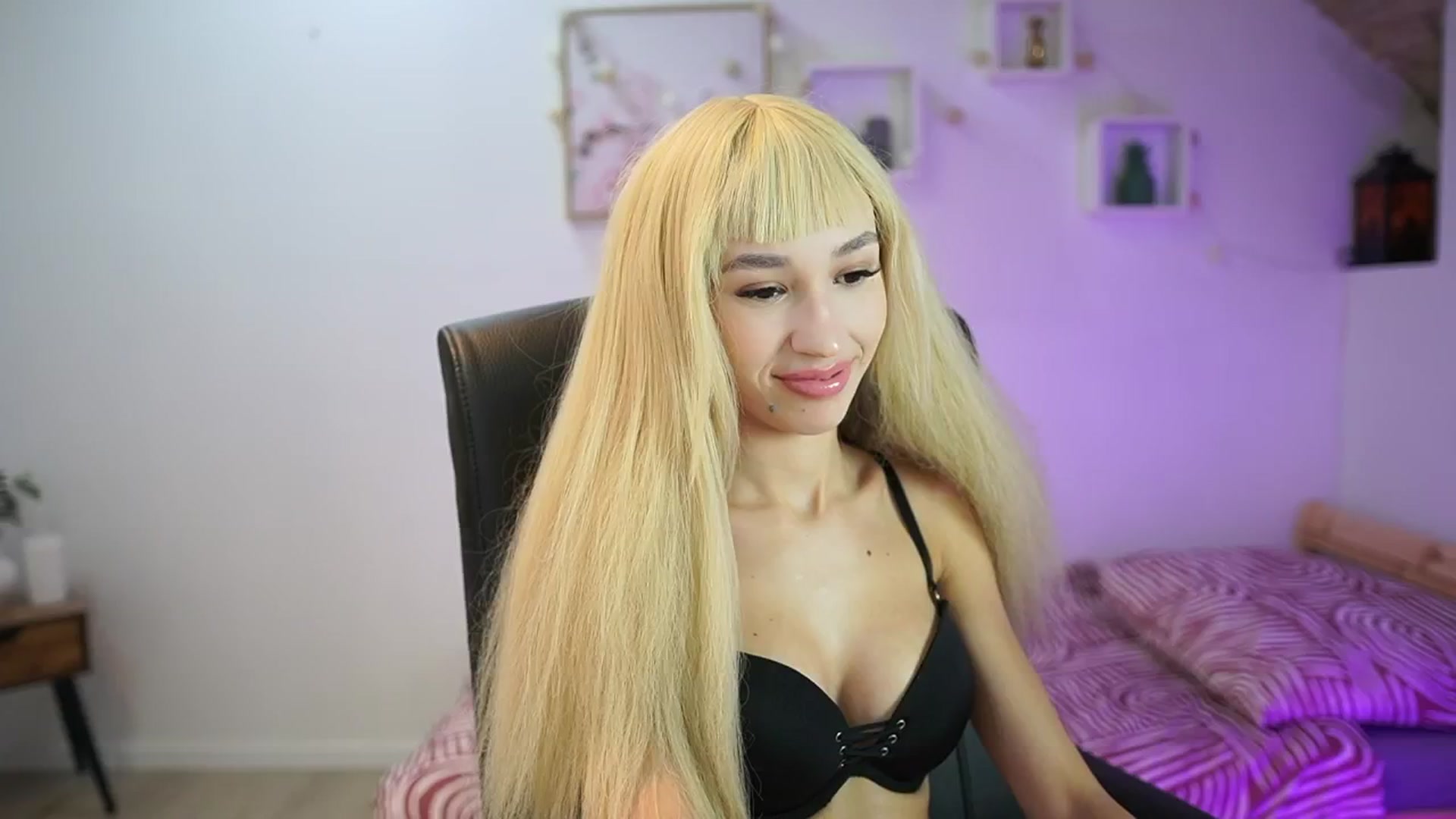 Gallery image thumbnail from Amai__Liu's myfreecams stream on, 11/08/2025, 23:51 image 10 of 20
