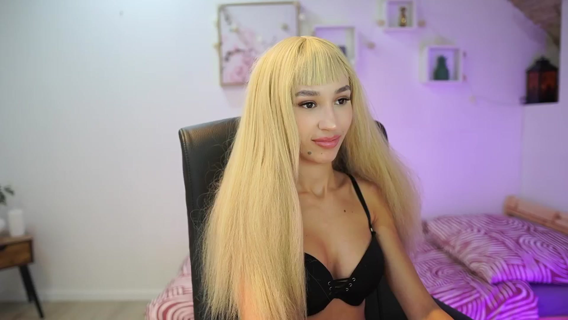 Gallery image thumbnail from Amai__Liu's myfreecams stream on, 11/08/2025, 23:51 image 19 of 20
