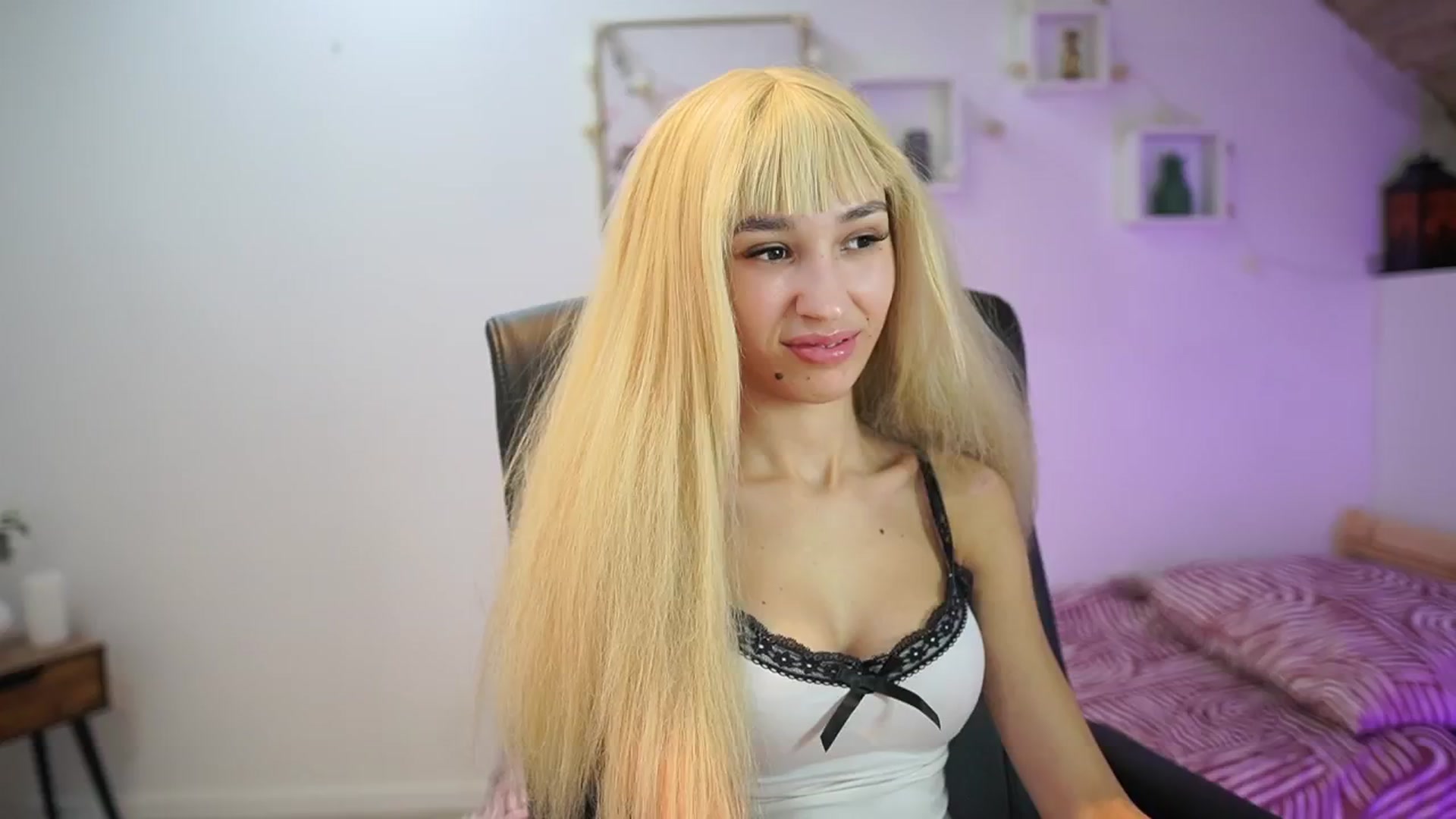 Gallery image thumbnail from Amai__Liu's myfreecams stream on, 11/10/2025, 22:46 image 5 of 20