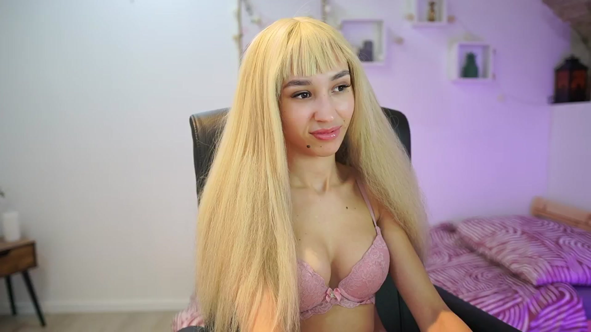 Gallery image thumbnail from Amai__Liu's myfreecams stream on, 11/10/2025, 23:54 image 2 of 20