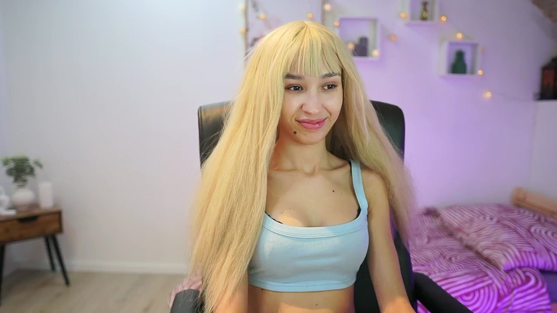 Gallery image thumbnail from Amai__Liu's myfreecams stream on, 11/13/2025, 19:32 image 2 of 20