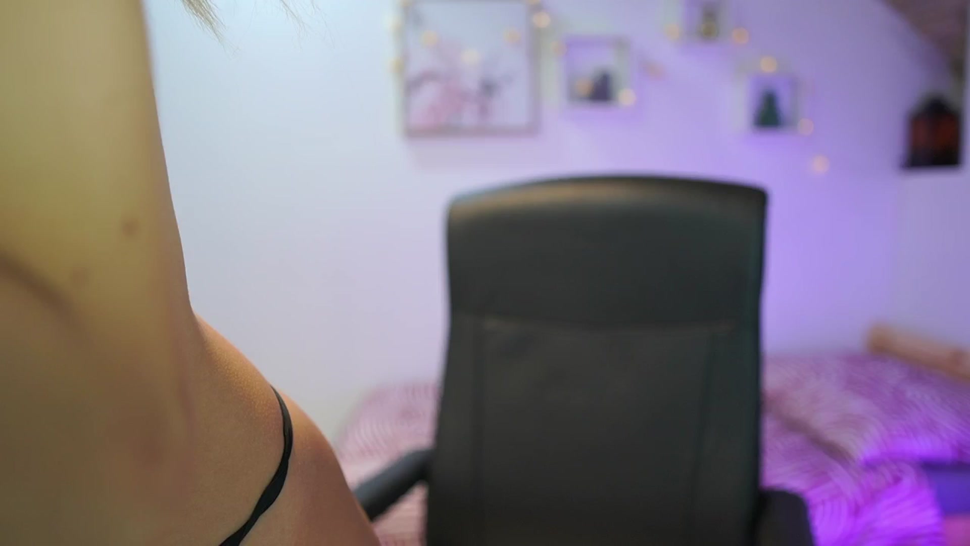 Gallery image thumbnail from Amai__Liu's myfreecams stream on, 11/13/2025, 23:00 image 18 of 20