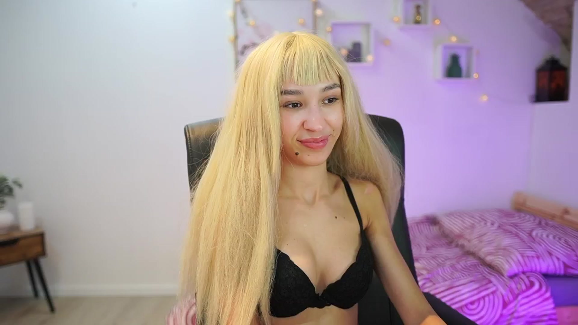 Gallery image thumbnail from Amai__Liu's myfreecams stream on, 11/13/2025, 23:42 image 20 of 20