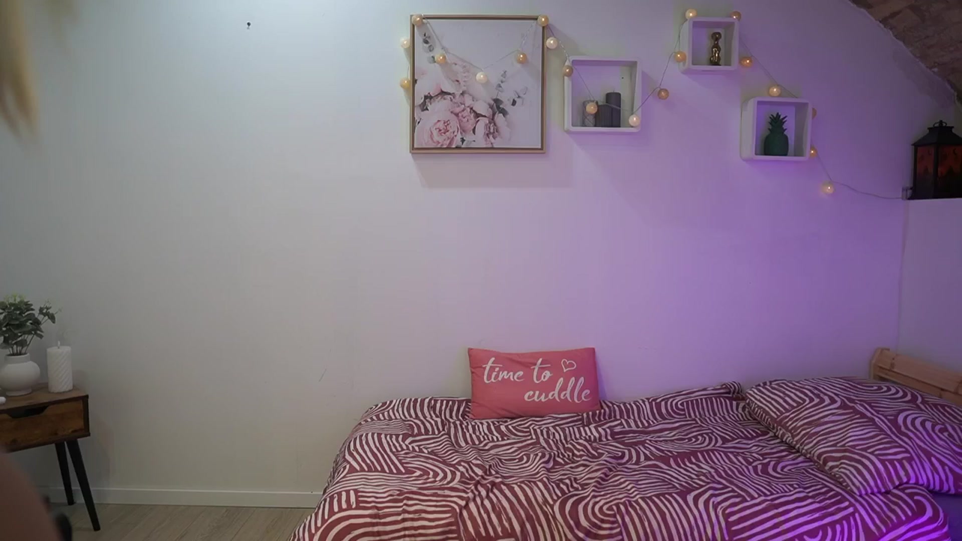 Gallery image thumbnail from Amai__Liu's myfreecams stream on, 11/15/2025, 12:19 image 6 of 20