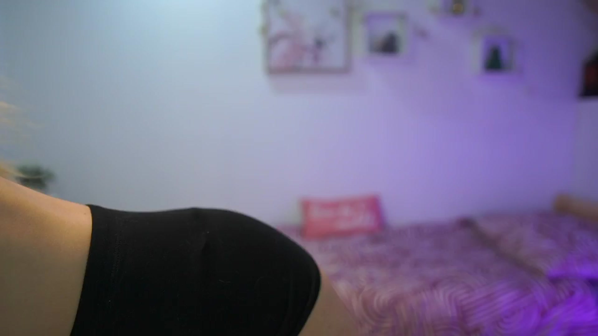 Gallery image thumbnail from Amai__Liu's myfreecams stream on, 11/20/2025, 20:17 image 14 of 20