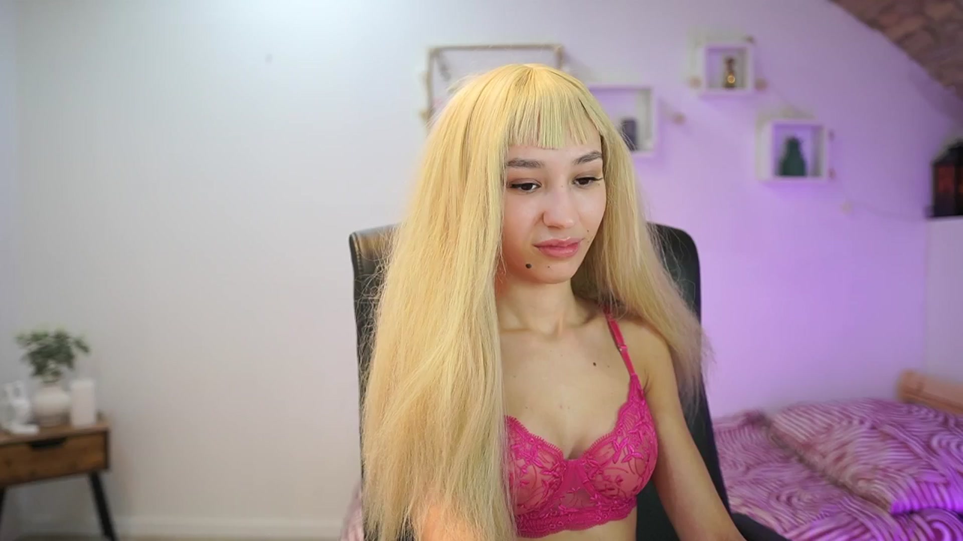 Gallery image thumbnail from Amai__Liu's myfreecams stream on, 11/20/2025, 20:17 image 9 of 20