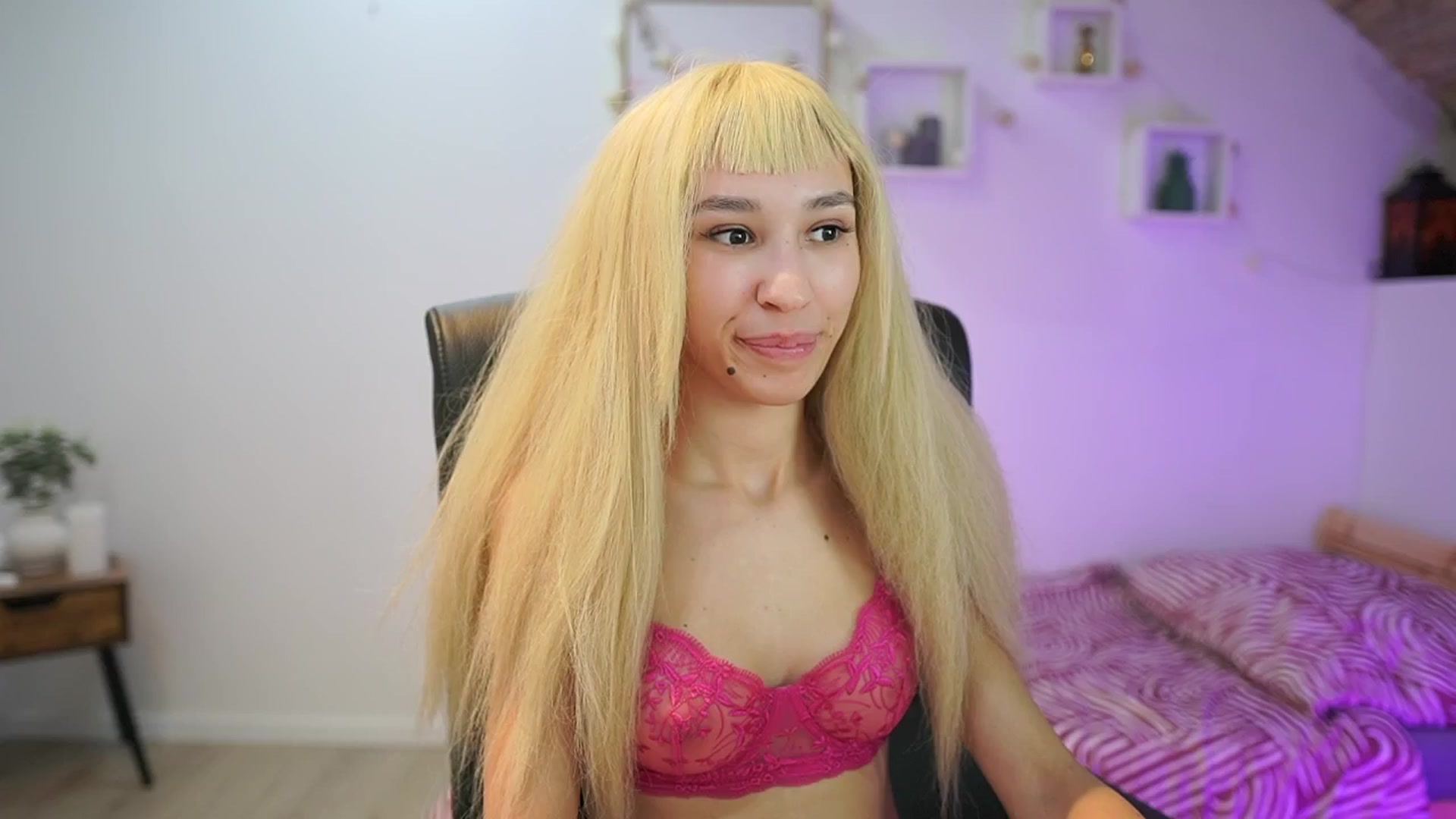Gallery image thumbnail from Amai__Liu's myfreecams stream on, 11/20/2025, 23:59 image 19 of 20