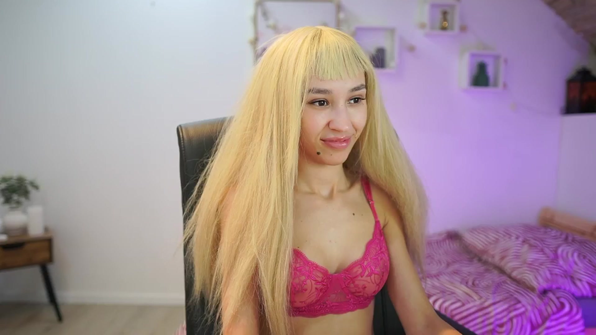 Gallery image thumbnail from Amai__Liu's myfreecams stream on, 11/20/2025, 23:59 image 11 of 20