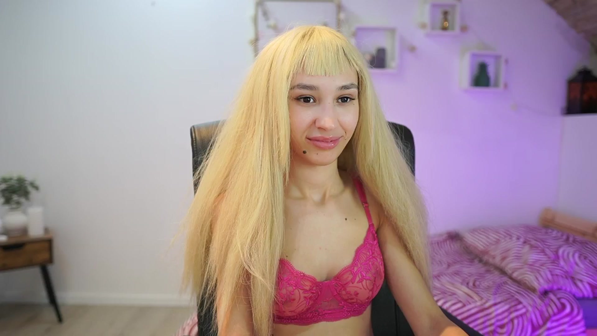 Gallery image thumbnail from Amai__Liu's myfreecams stream on, 11/20/2025, 23:59 image 17 of 20