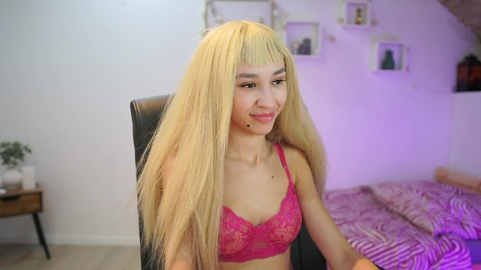 Gallery image thumbnail from Amai__Liu's myfreecams stream on, 11/20/2025, 23:59 image 9 of 20