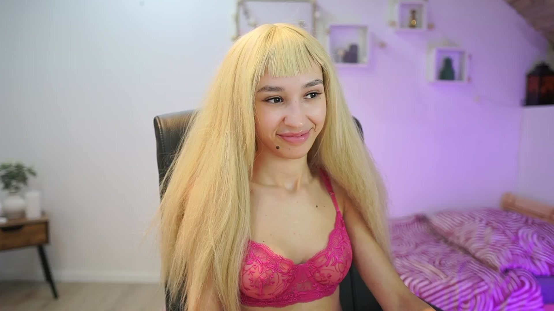 Gallery image thumbnail from Amai__Liu's myfreecams stream on, 11/20/2025, 23:59 image 14 of 20