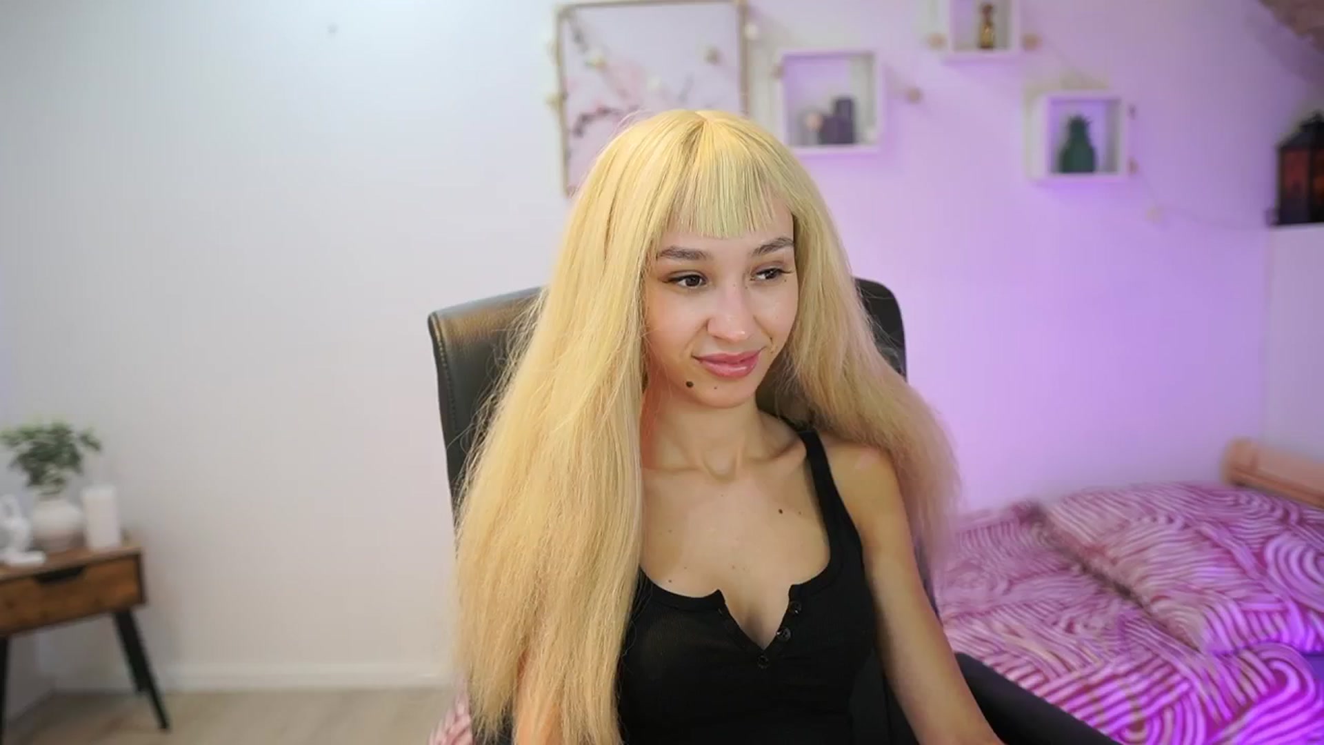 Gallery image thumbnail from Amai__Liu's myfreecams stream on, 11/24/2025, 22:18 image 1 of 20
