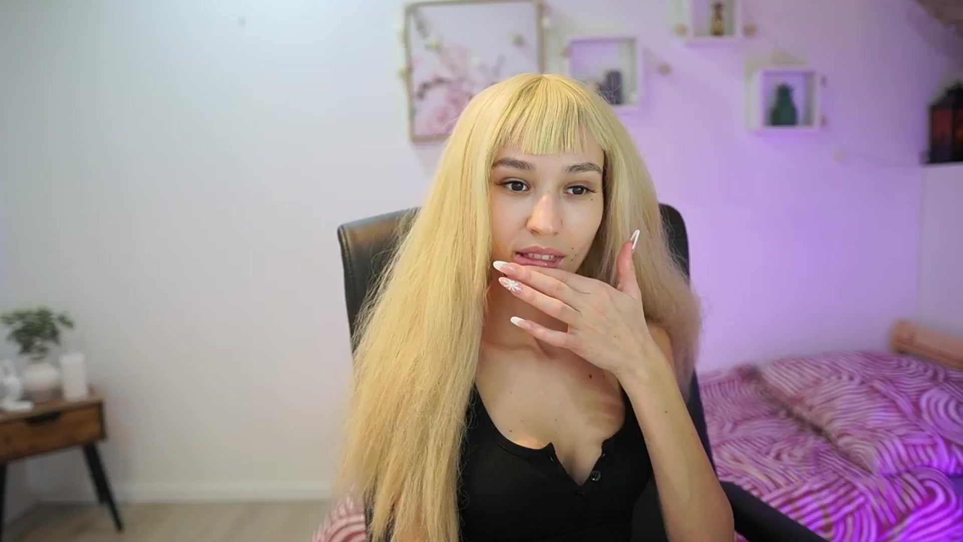 Gallery image thumbnail from Amai__Liu's myfreecams stream on, 11/24/2025, 22:18 image 4 of 20