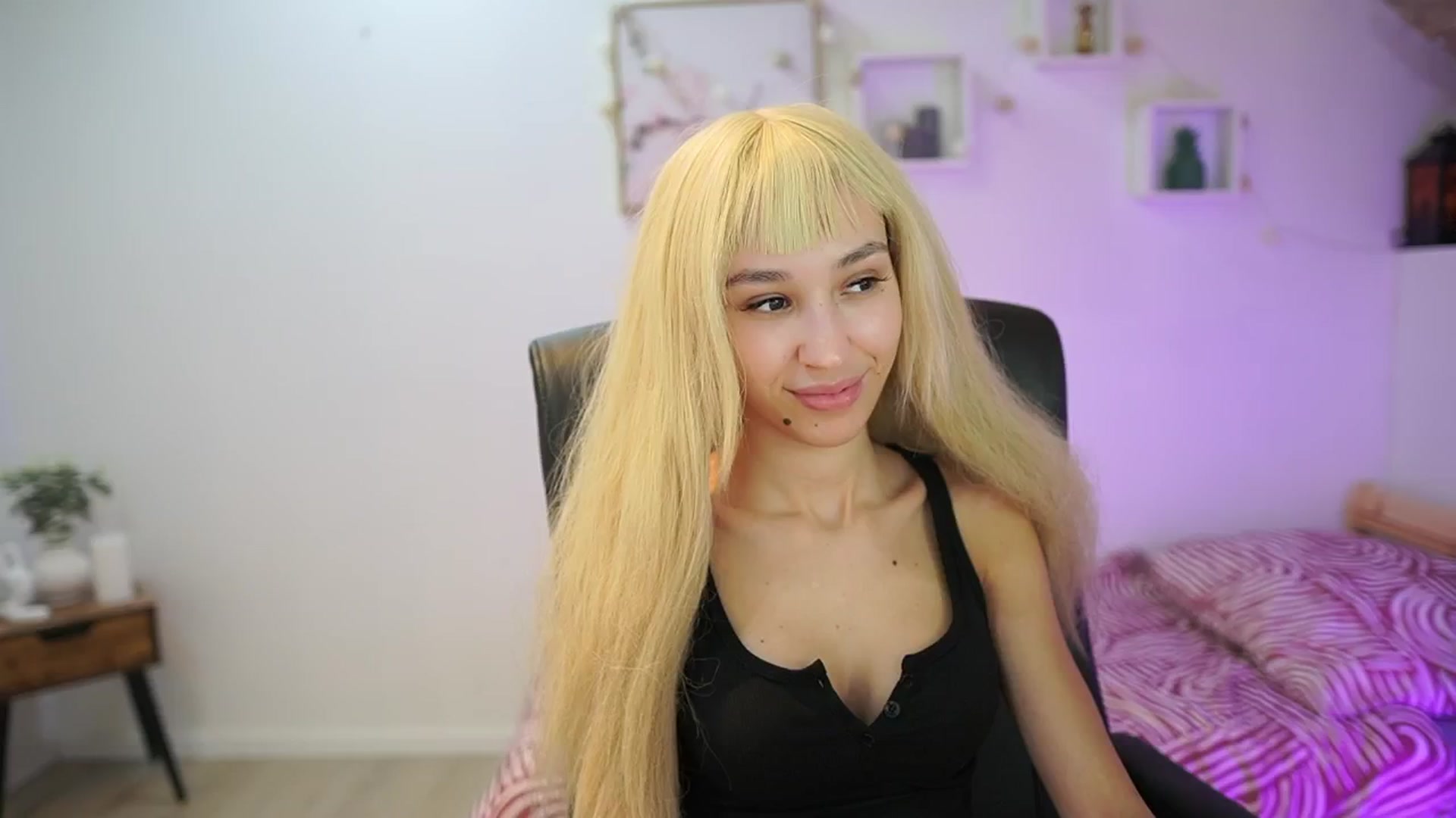 Gallery image thumbnail from Amai__Liu's myfreecams stream on, 11/24/2025, 22:18 image 5 of 20