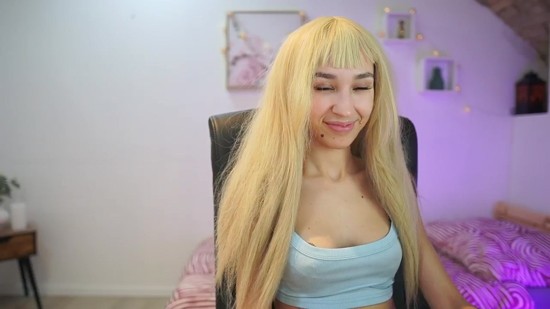 Gallery image thumbnail from Amai__Liu's myfreecams stream on, 12/08/2025, 19:51 image 20 of 20